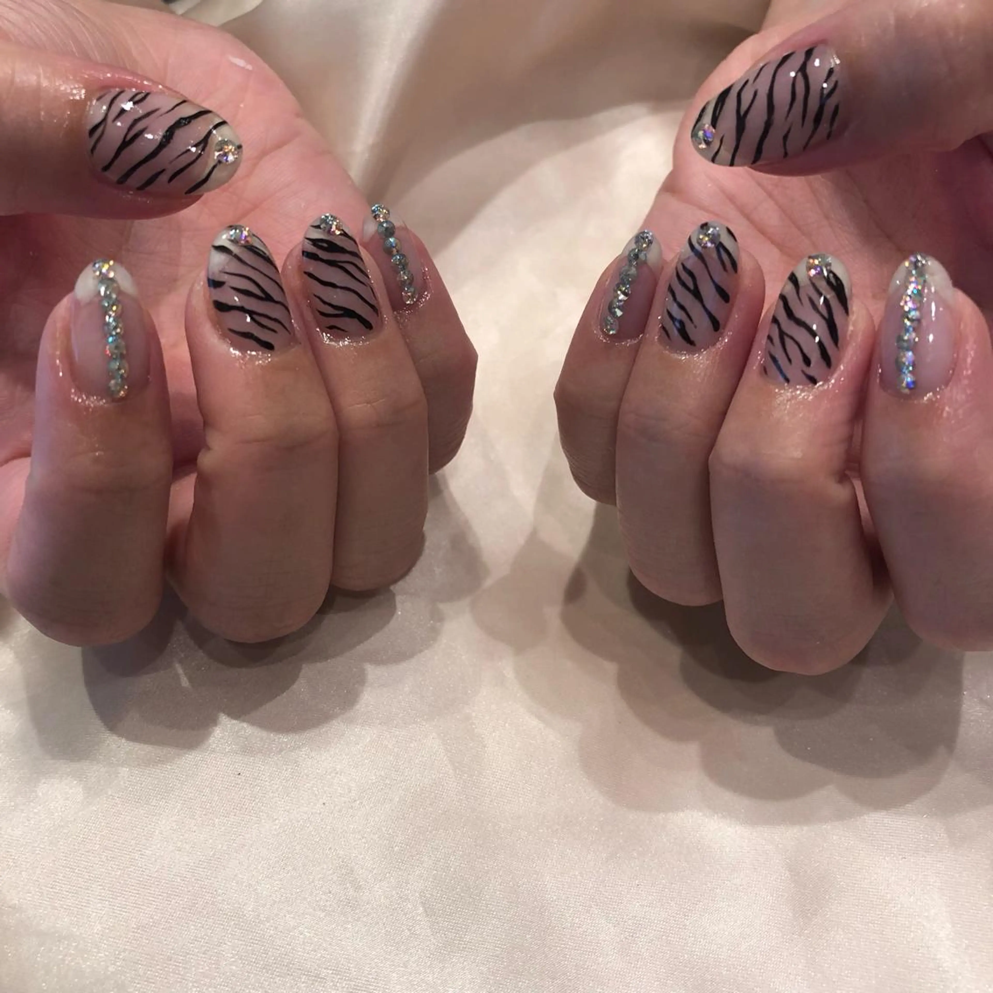 ネイル パラあり！フィルイン 美フォルムのネイルデザイン