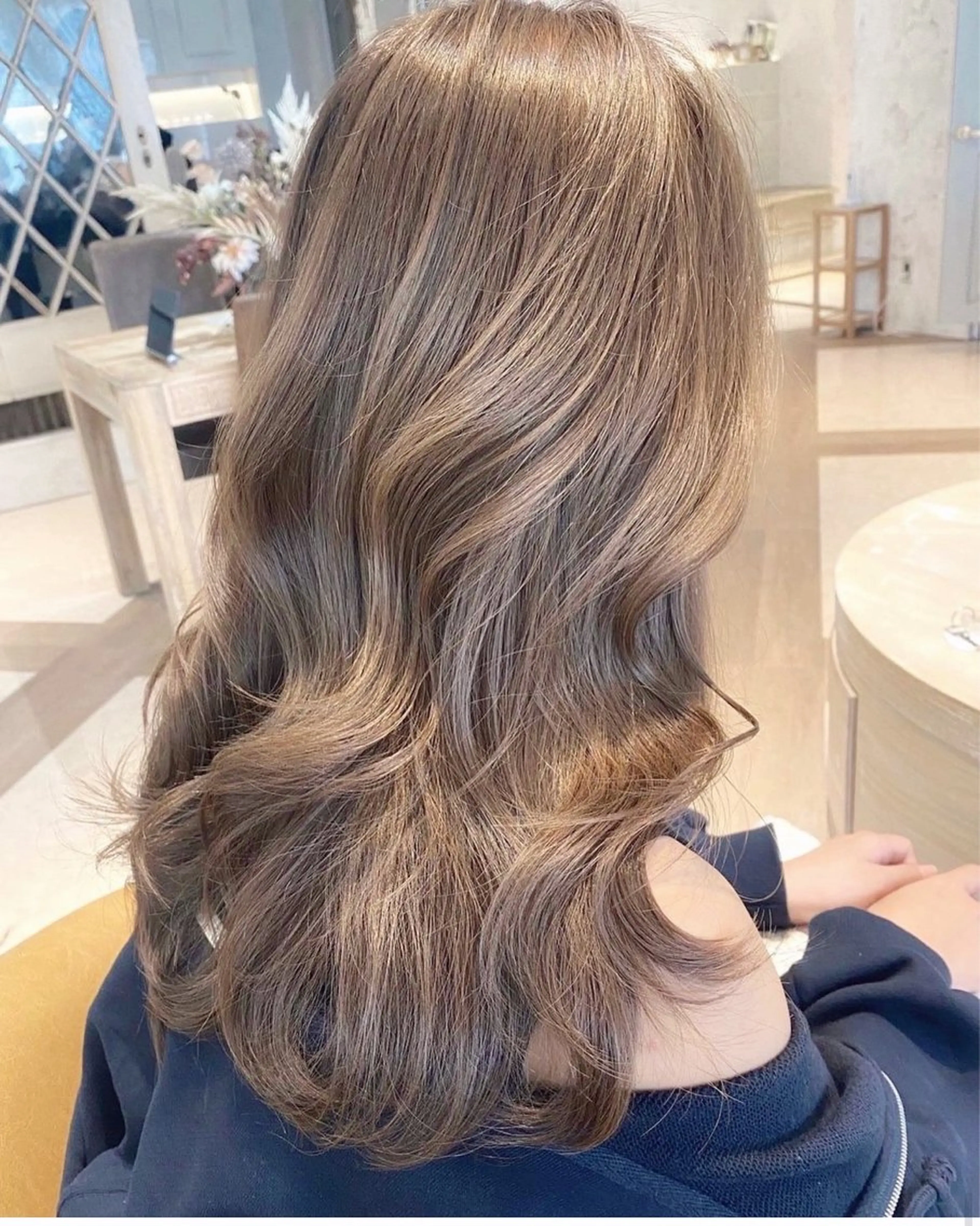 ロング カラー ヘアカラー トリートメント 顔周り\エクステ\ 透明感カラー\まりんのヘアスタイル