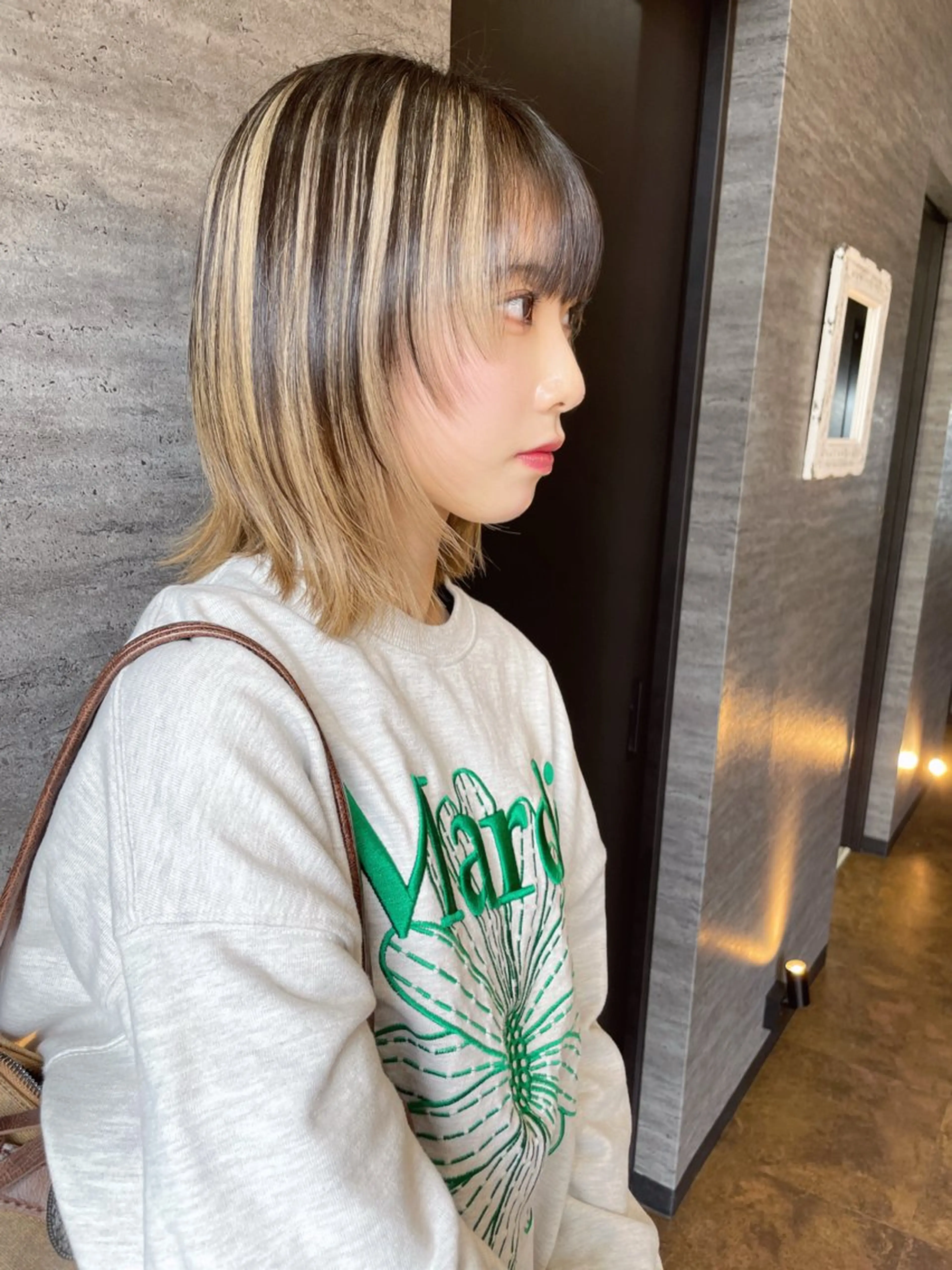 ミディアム JIEN MIUのヘアスタイル