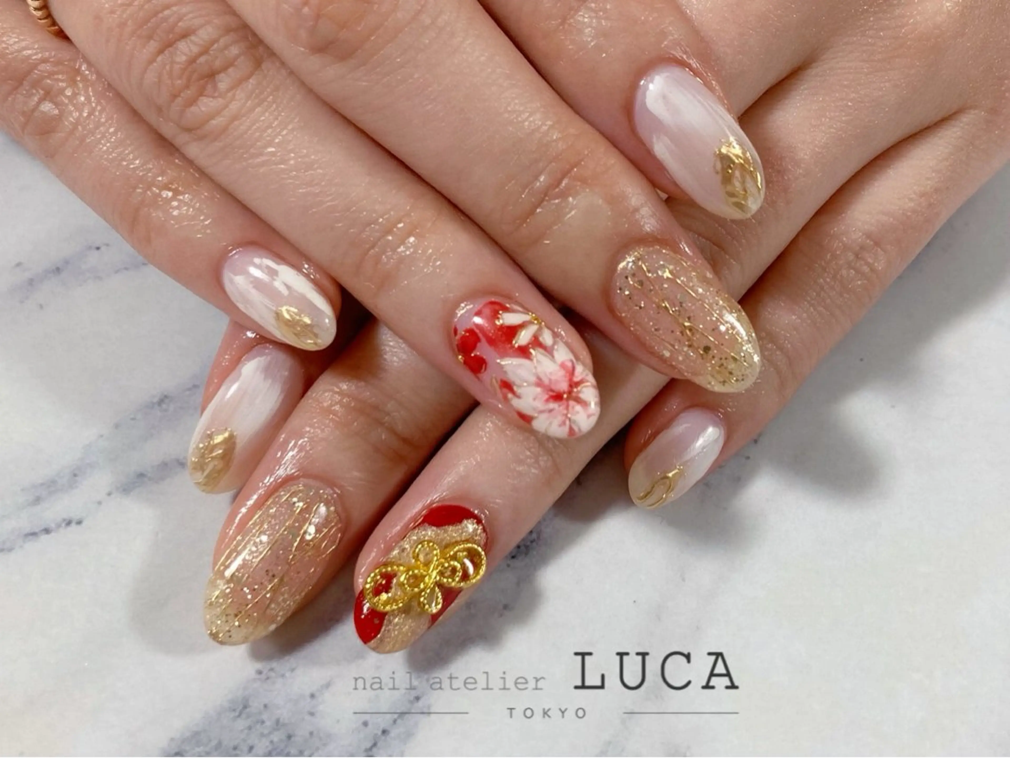 ネイル アートネイル オーロラネイル クリアネイル 長さ出し フラワーネイル ハンドネイル ネイルアトリエルカ スタッフのネイルデザイン