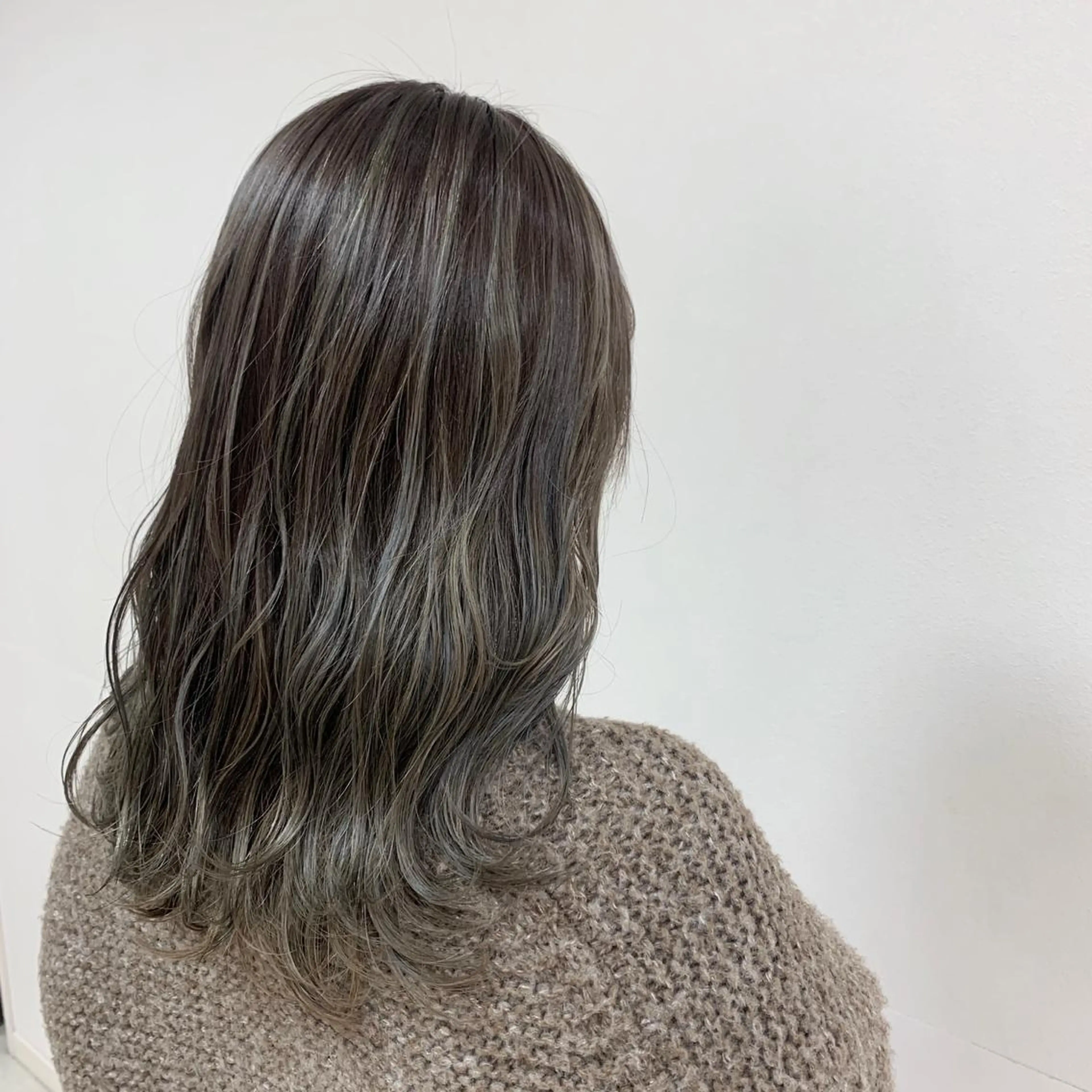 セミロング カラー ヘアアレンジ ヘアカラー トリートメント 【Sweep】おじま のぞみのヘアスタイル