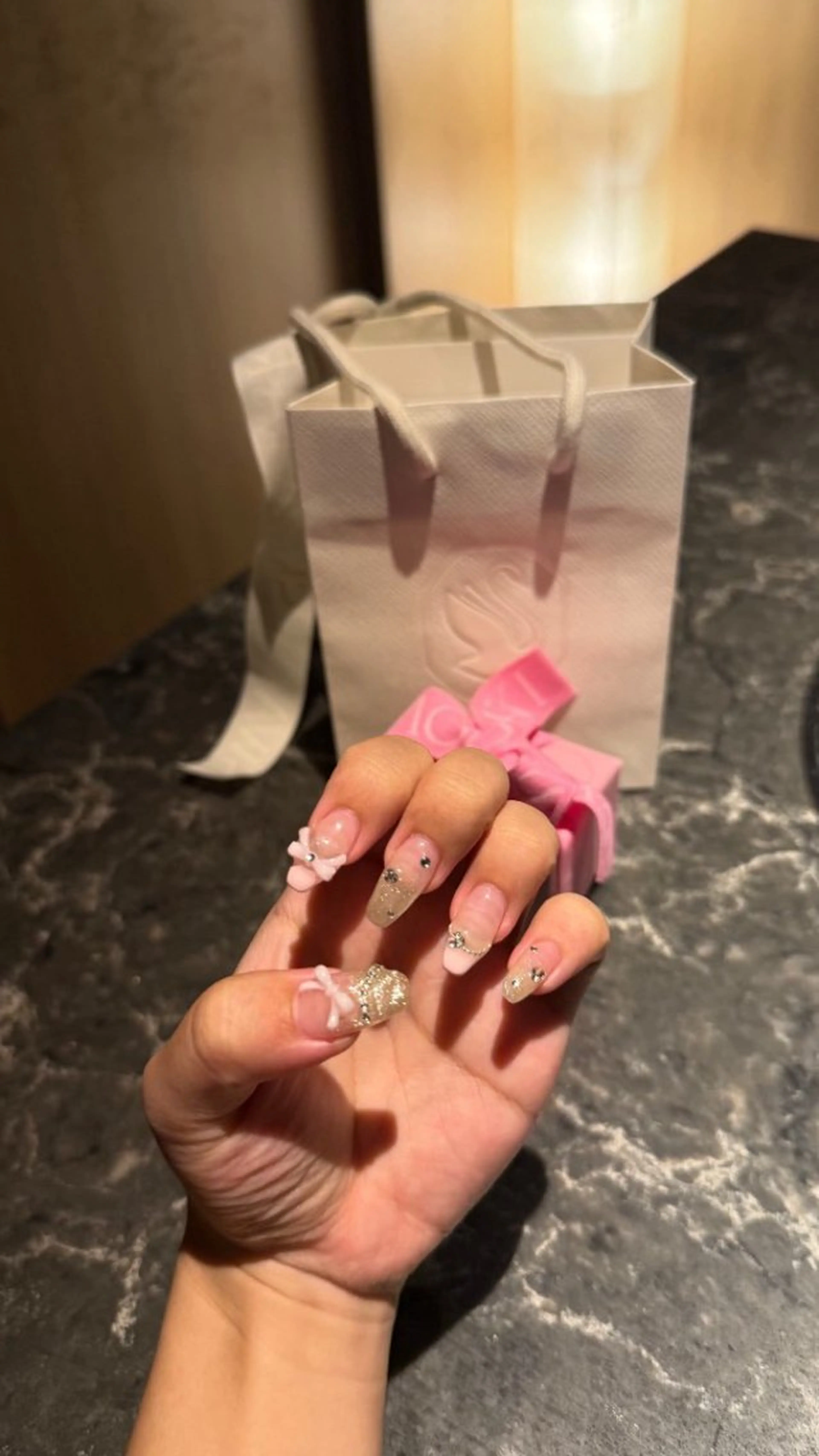 ネイル フットネイル 濱岡 咲のネイルデザイン