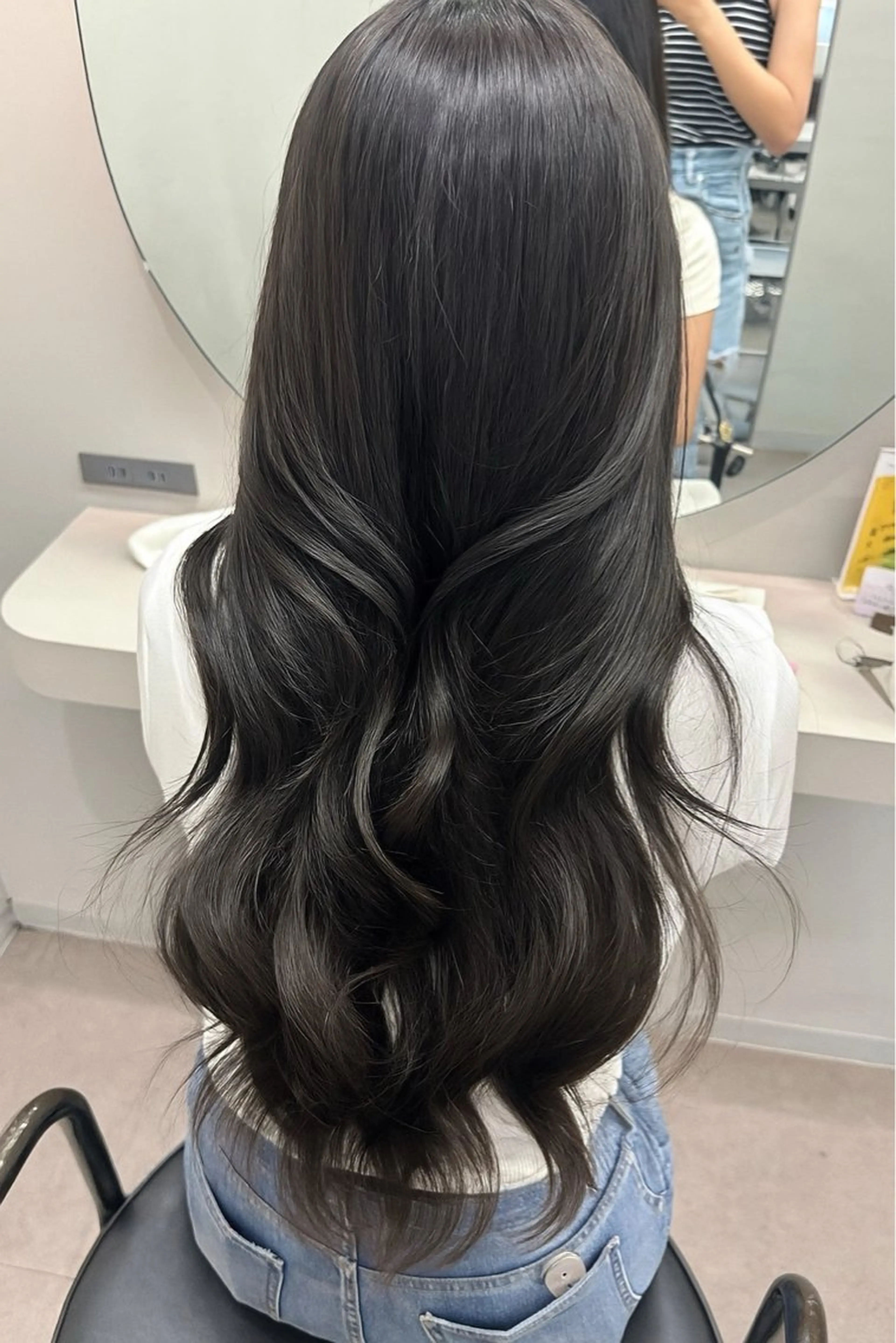 ロング SUZUSAレイヤー /透明感カラーのヘアスタイル