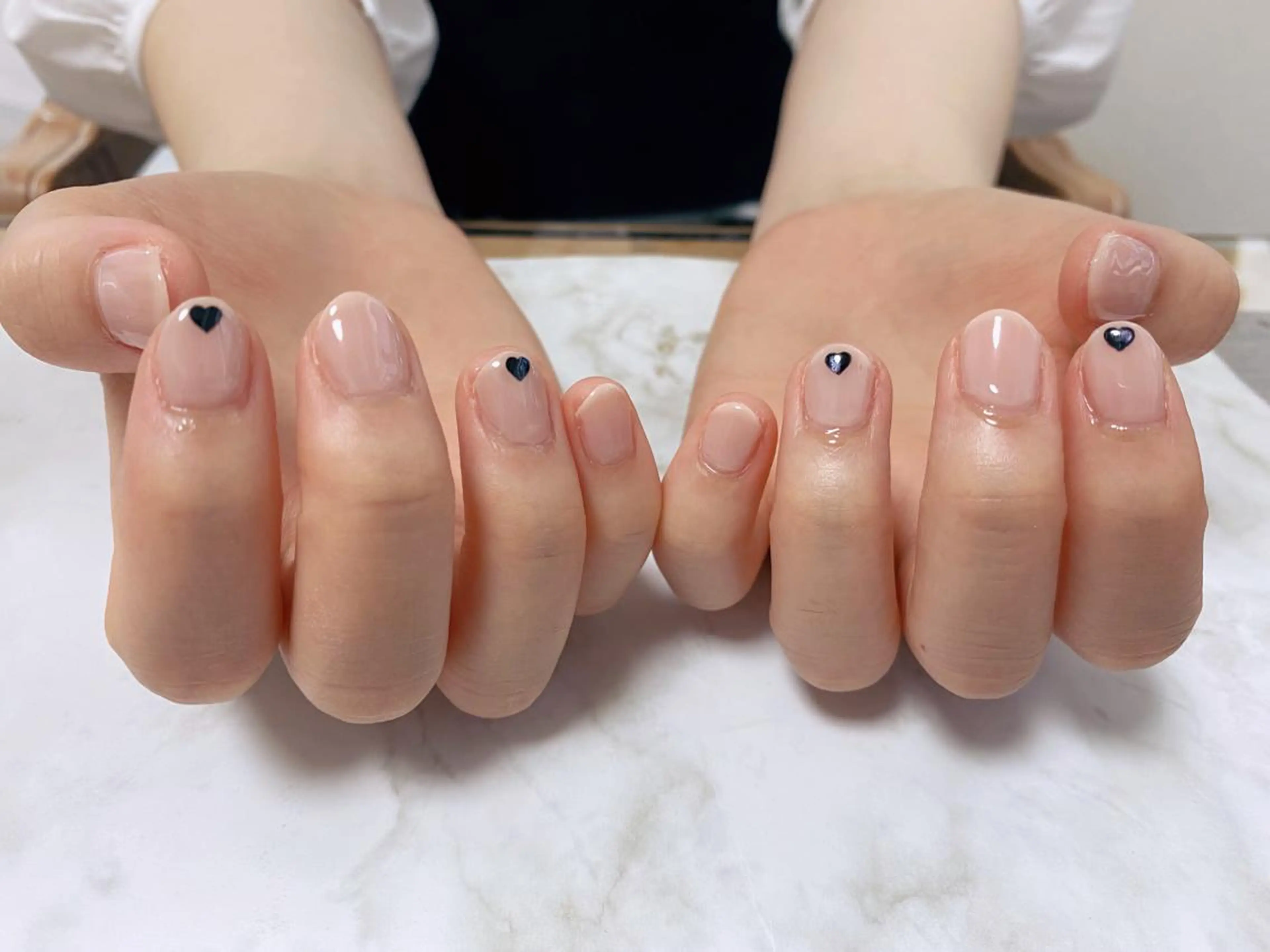 ネイル ワンカラーネイル ハンドネイル mogunail &blowのネイルデザイン