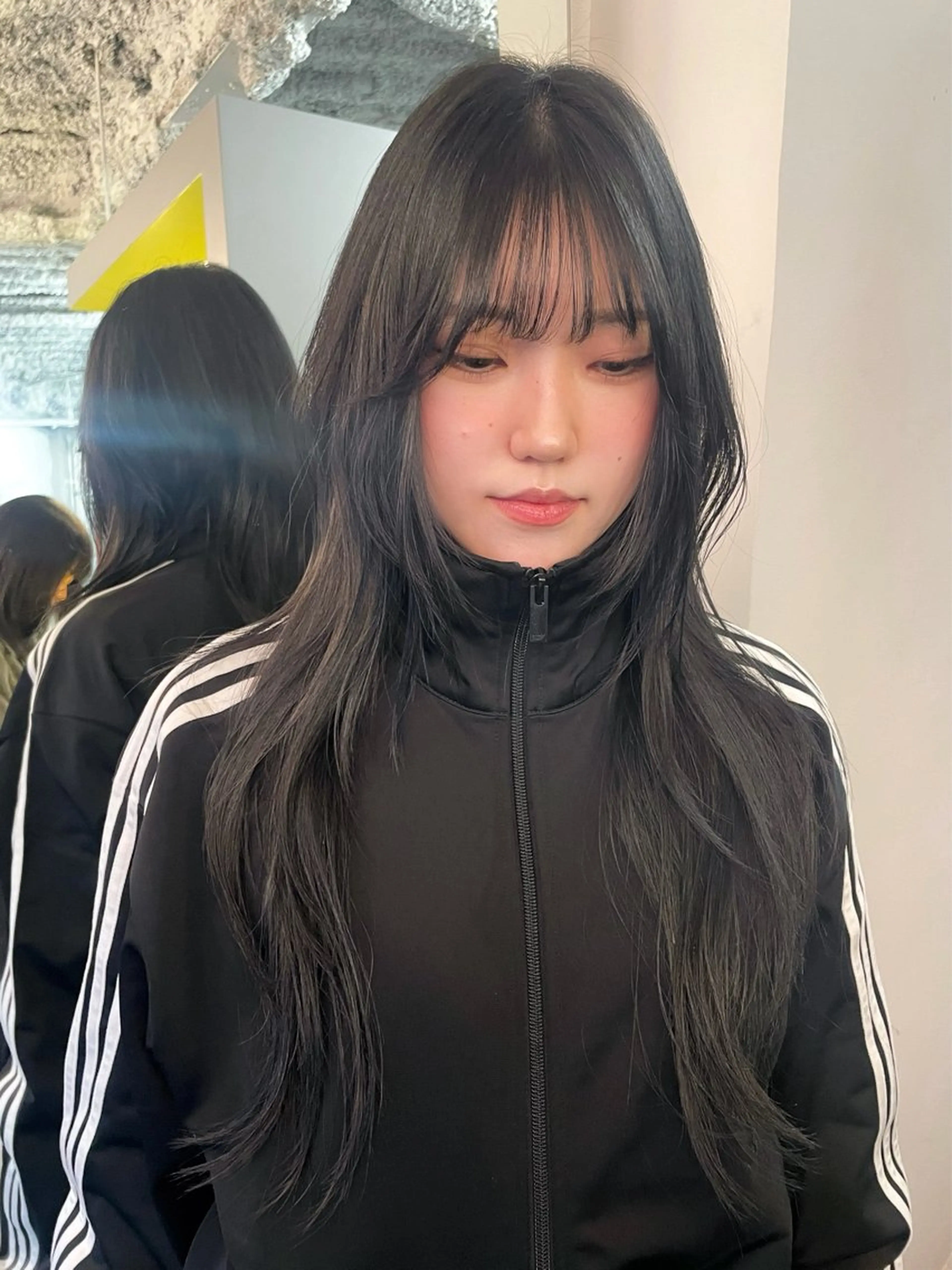 ロング カラー パーマ 黒髪 レイヤーカット ロング カット ヘアカラー トリートメント ハッシュカット/ 韓国ヘア☽⋰mahoのヘアスタイル