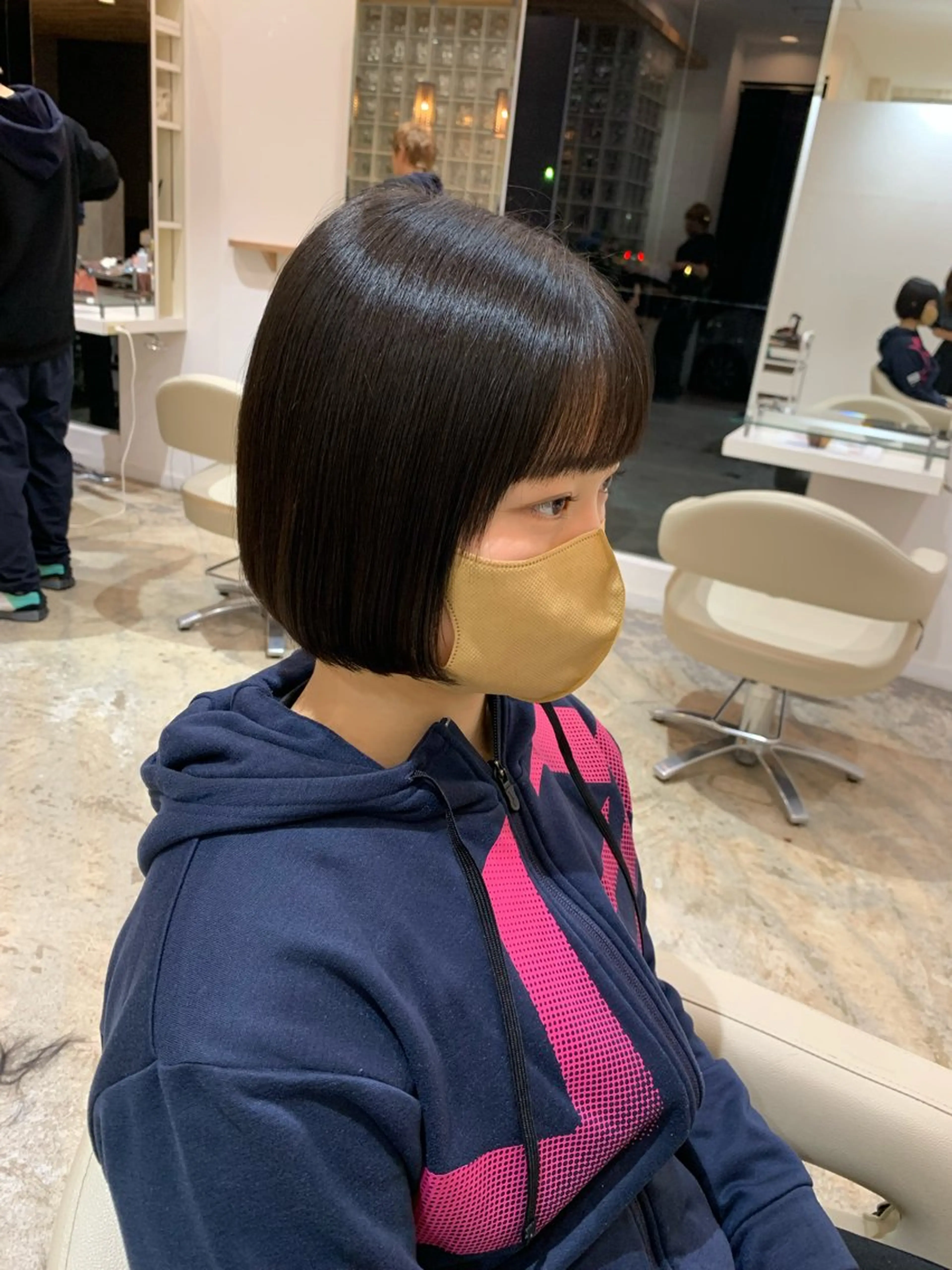ミディアム 金山 美祐のヘアスタイル