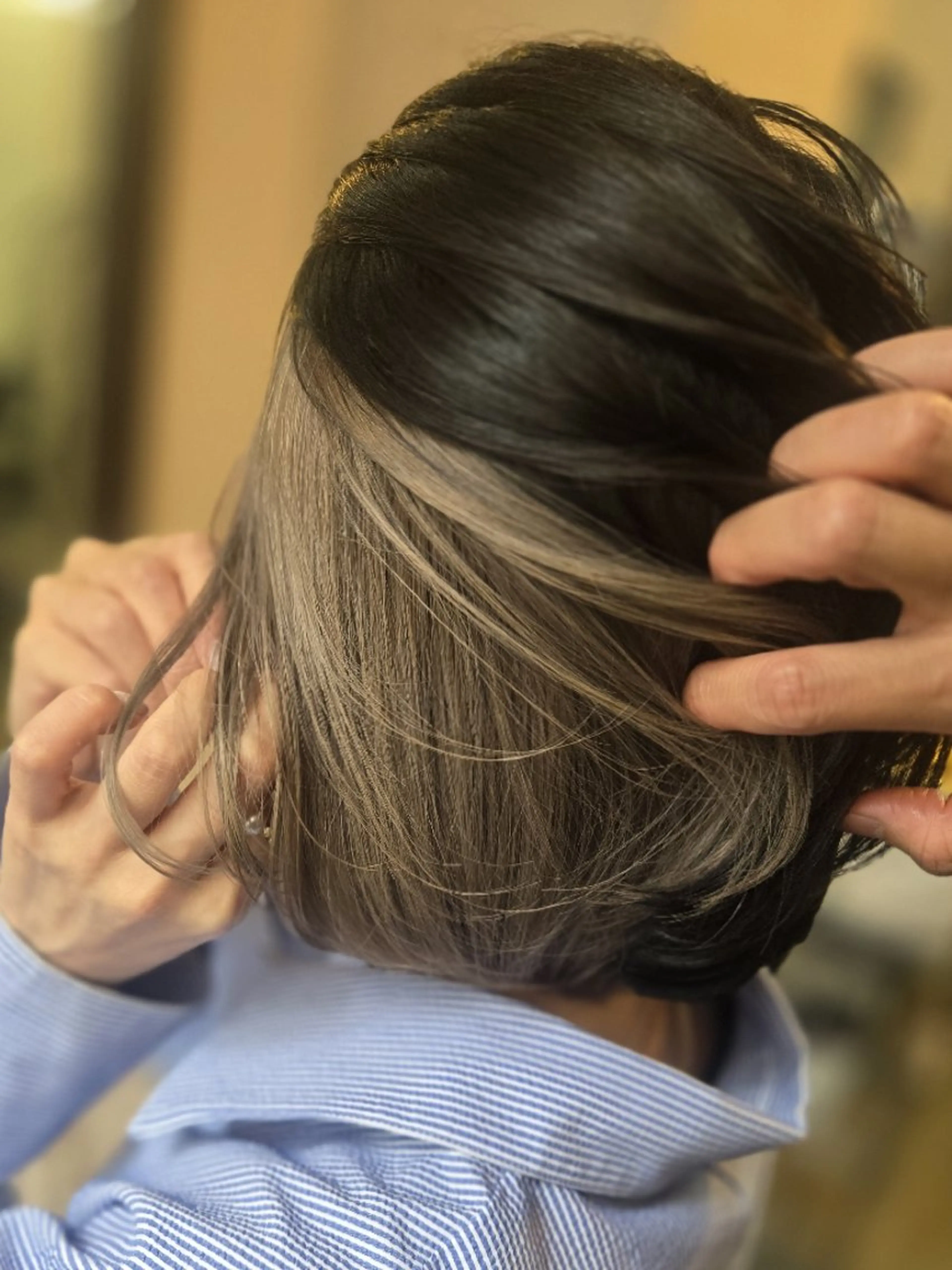 ショート カラー グレージュ インナーカラー ボブ Seven Quarterのヘアスタイル