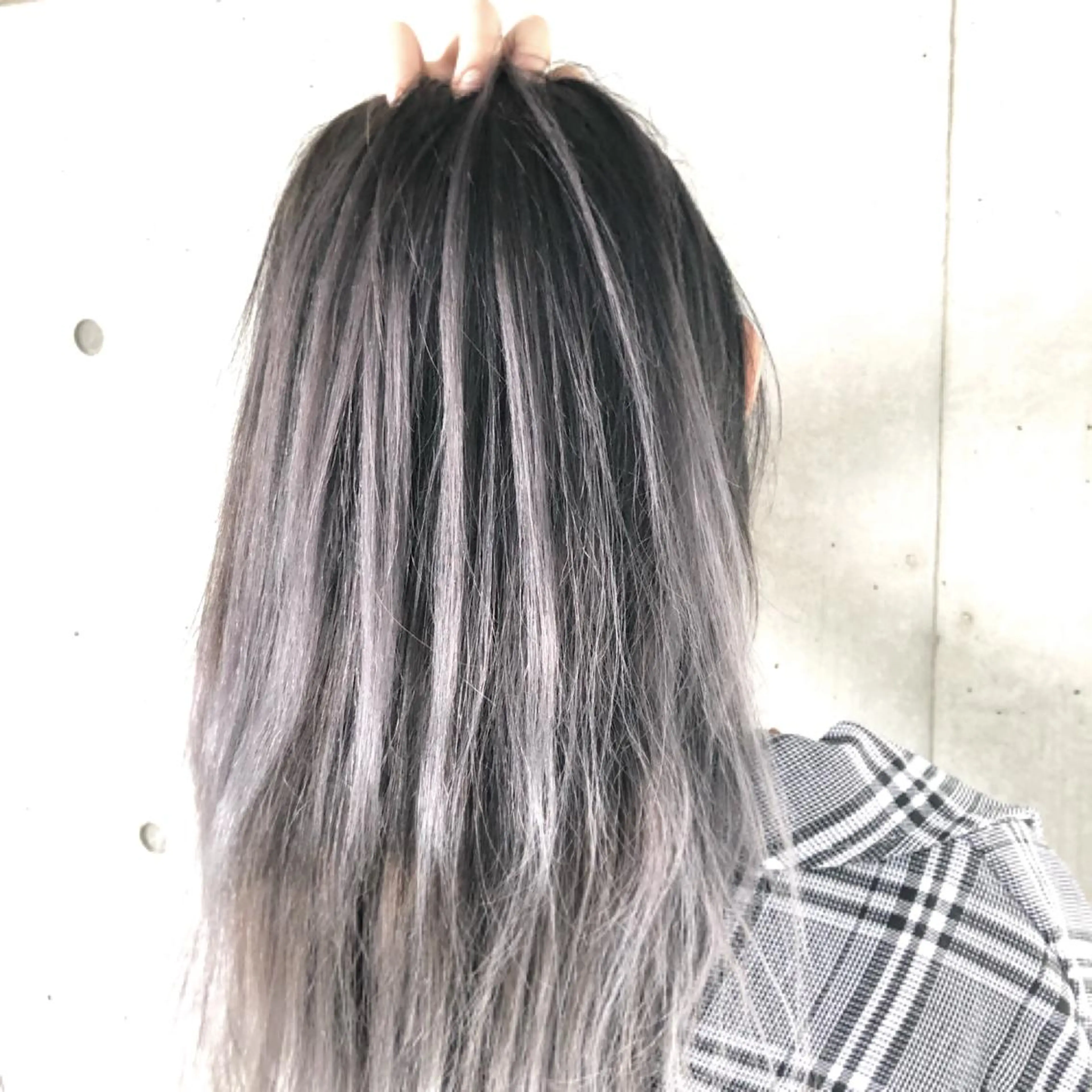 セミロング カラー ヘアアレンジ バレイヤージュ デザインカラー ハイライトカラー ハイライト レイヤーカット アンドウ ユウ/ レイヤーカット/韓国のヘアスタイル