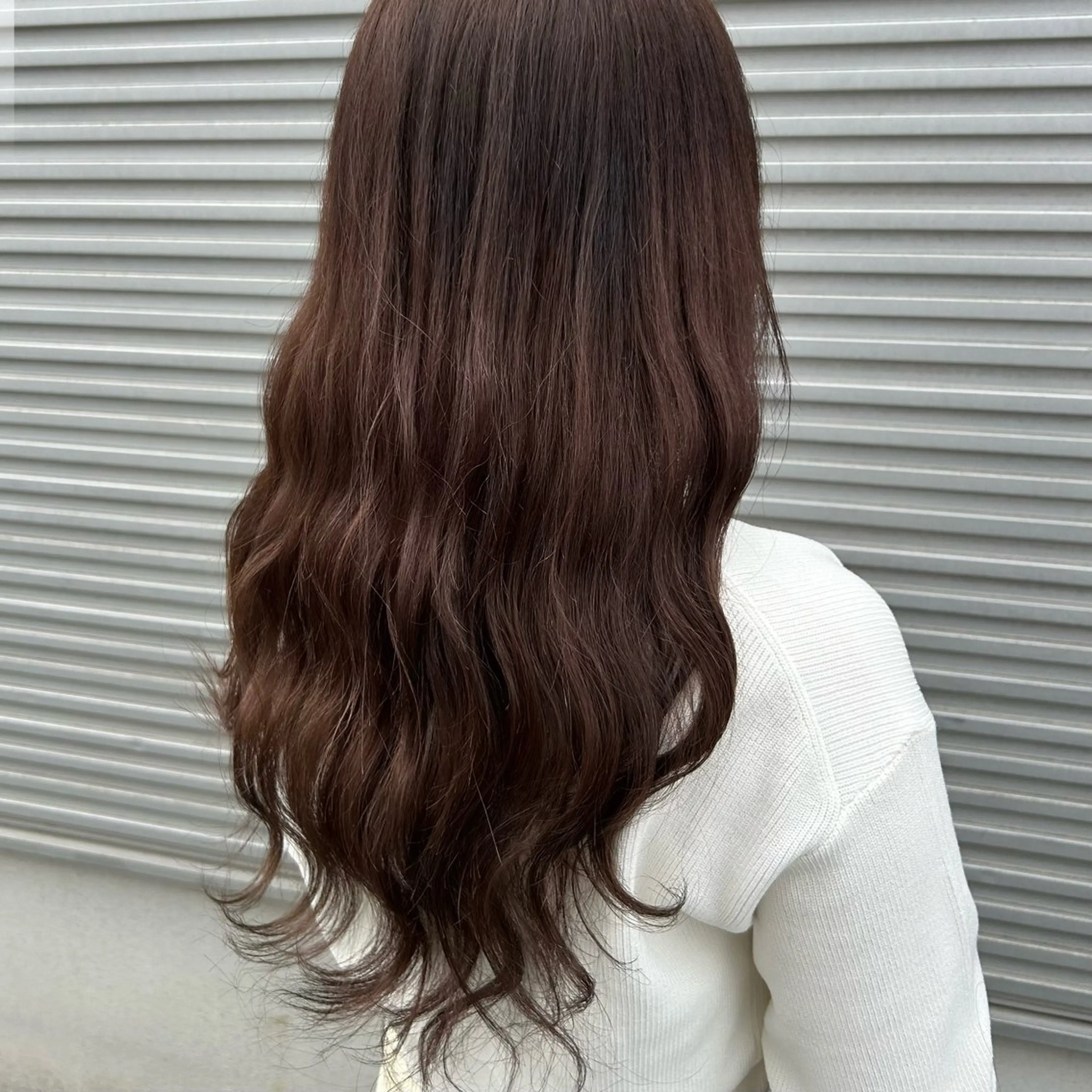 ロング カラー momb 折戸結菜のヘアスタイル