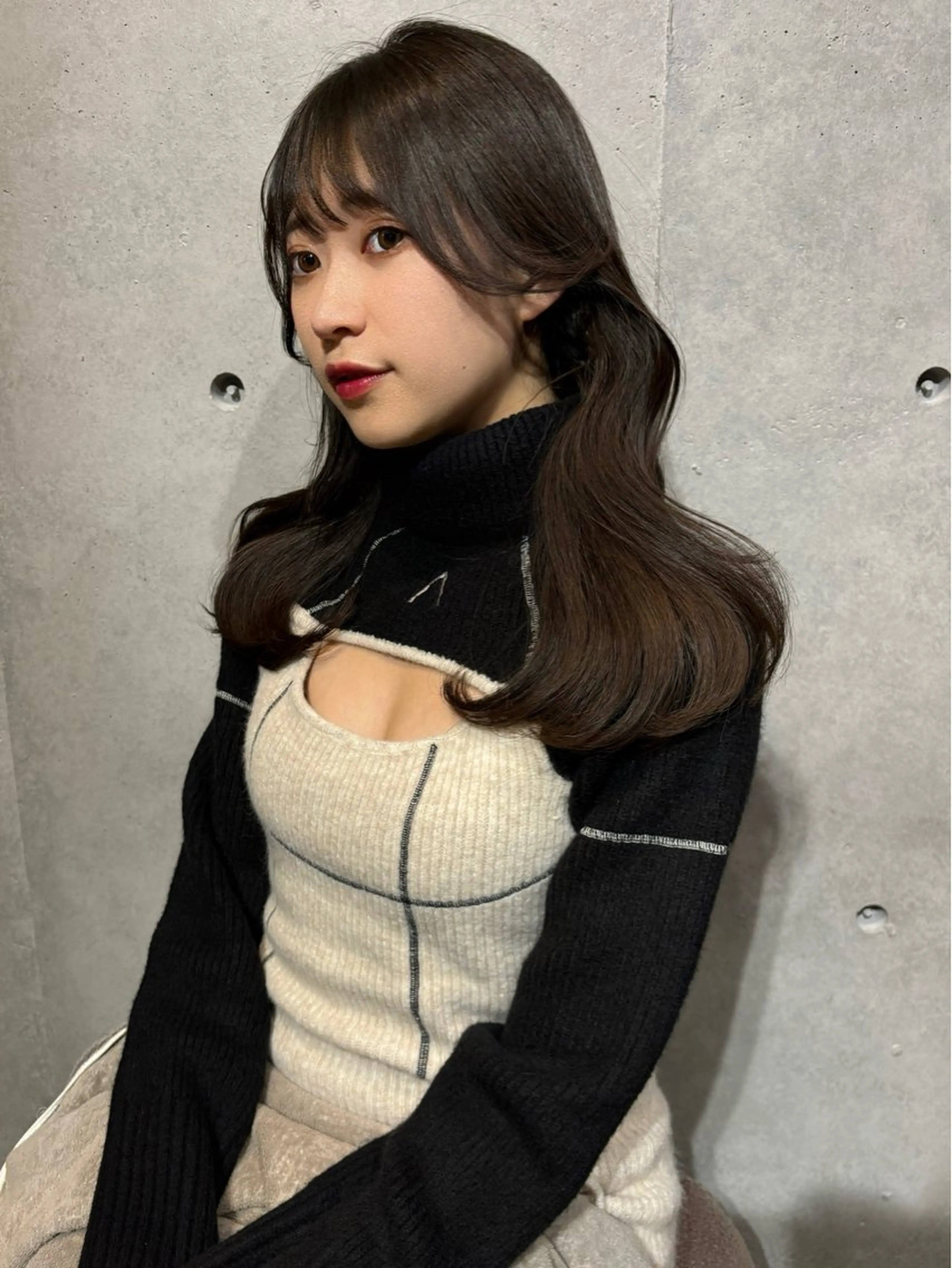 セミロング カラー グレージュ オリーブグレージュ オリーブグレー くびれヘア カット ヘアカラー トリートメント レイヤーカット /透明感/千葉怜寿のヘアスタイル