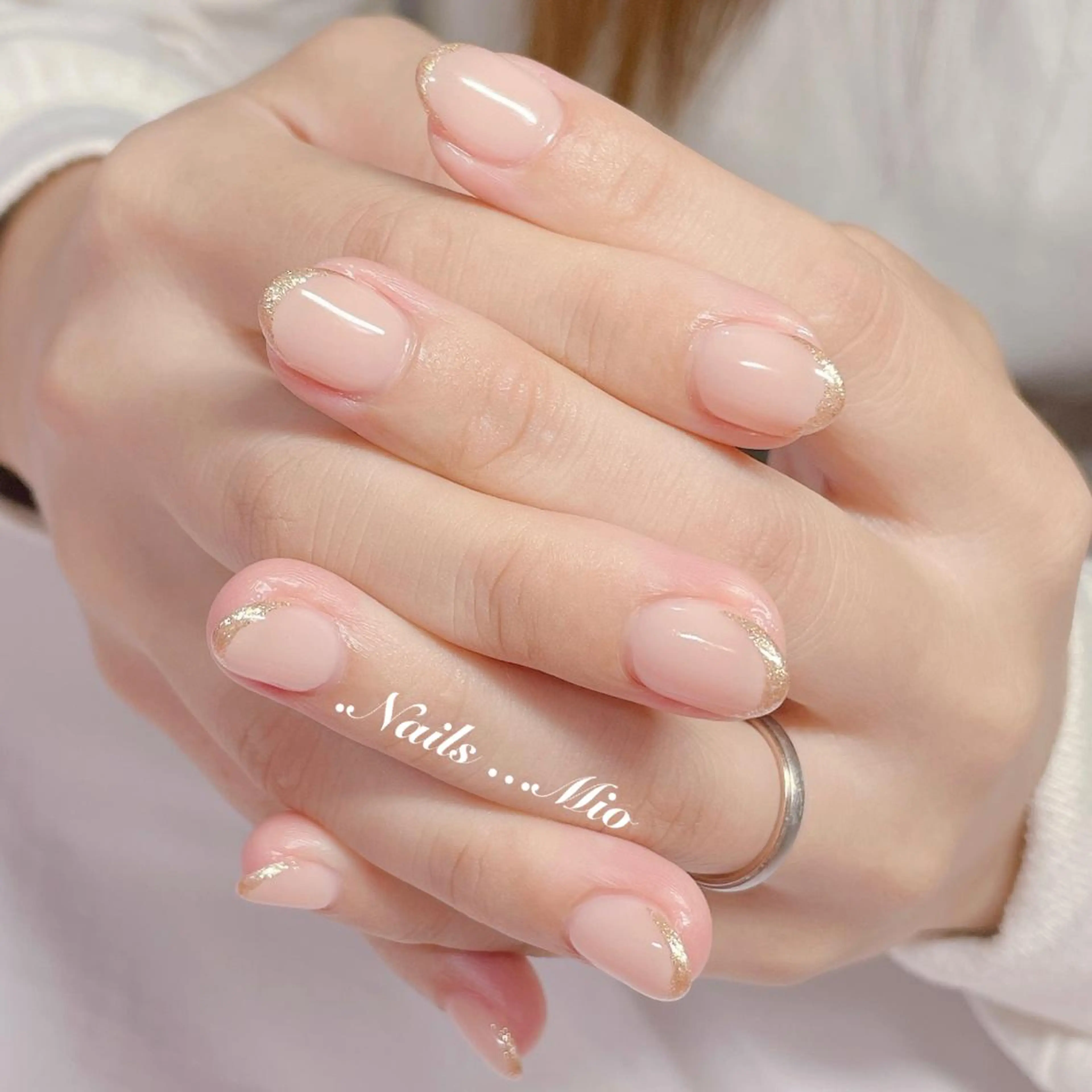 ネイル フレンチネイル ラメ(グリッター) .Nails Mio 赤羽西ネイルサロンのネイルデザイン