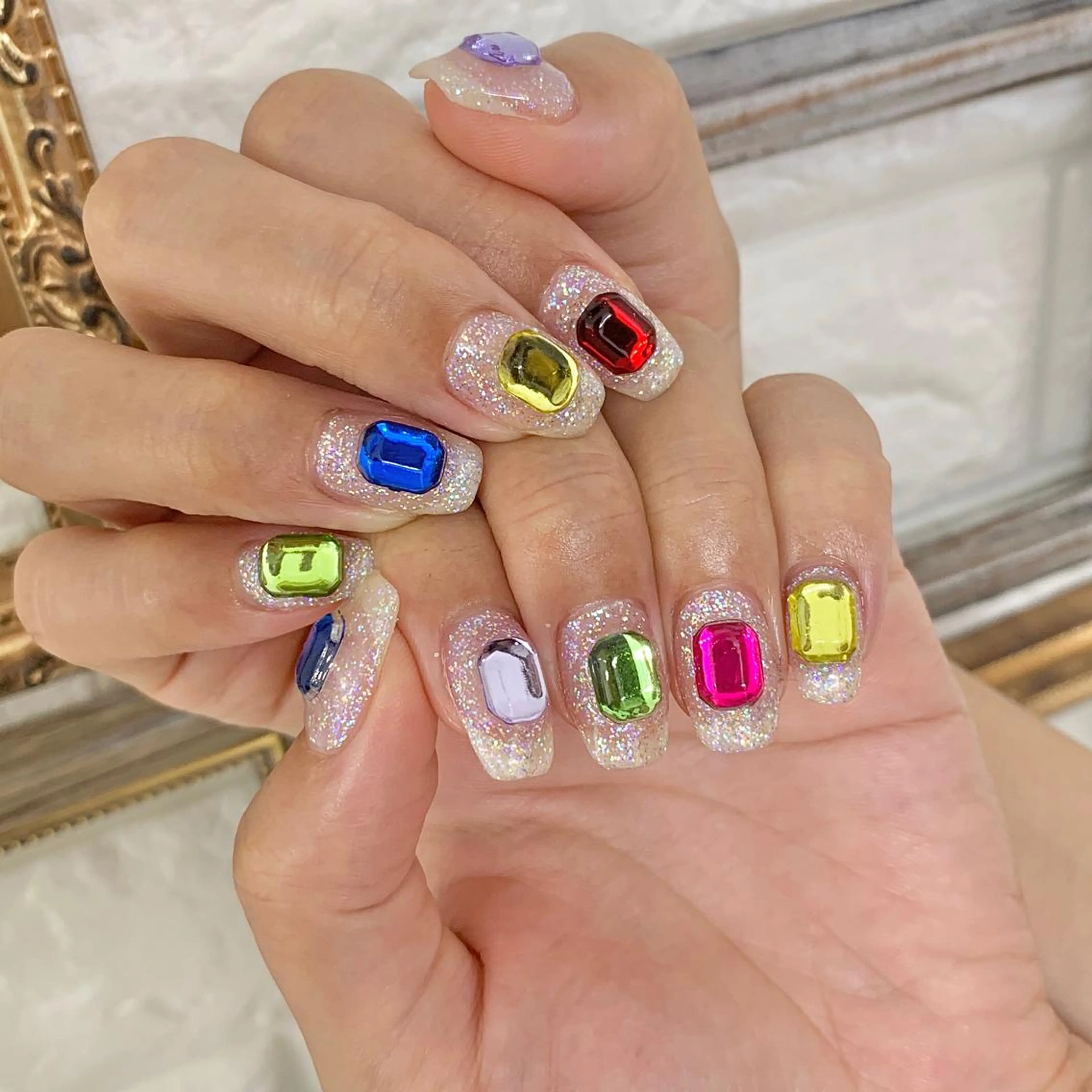 ネイル ストーンネイル 山田 真里のネイルデザイン