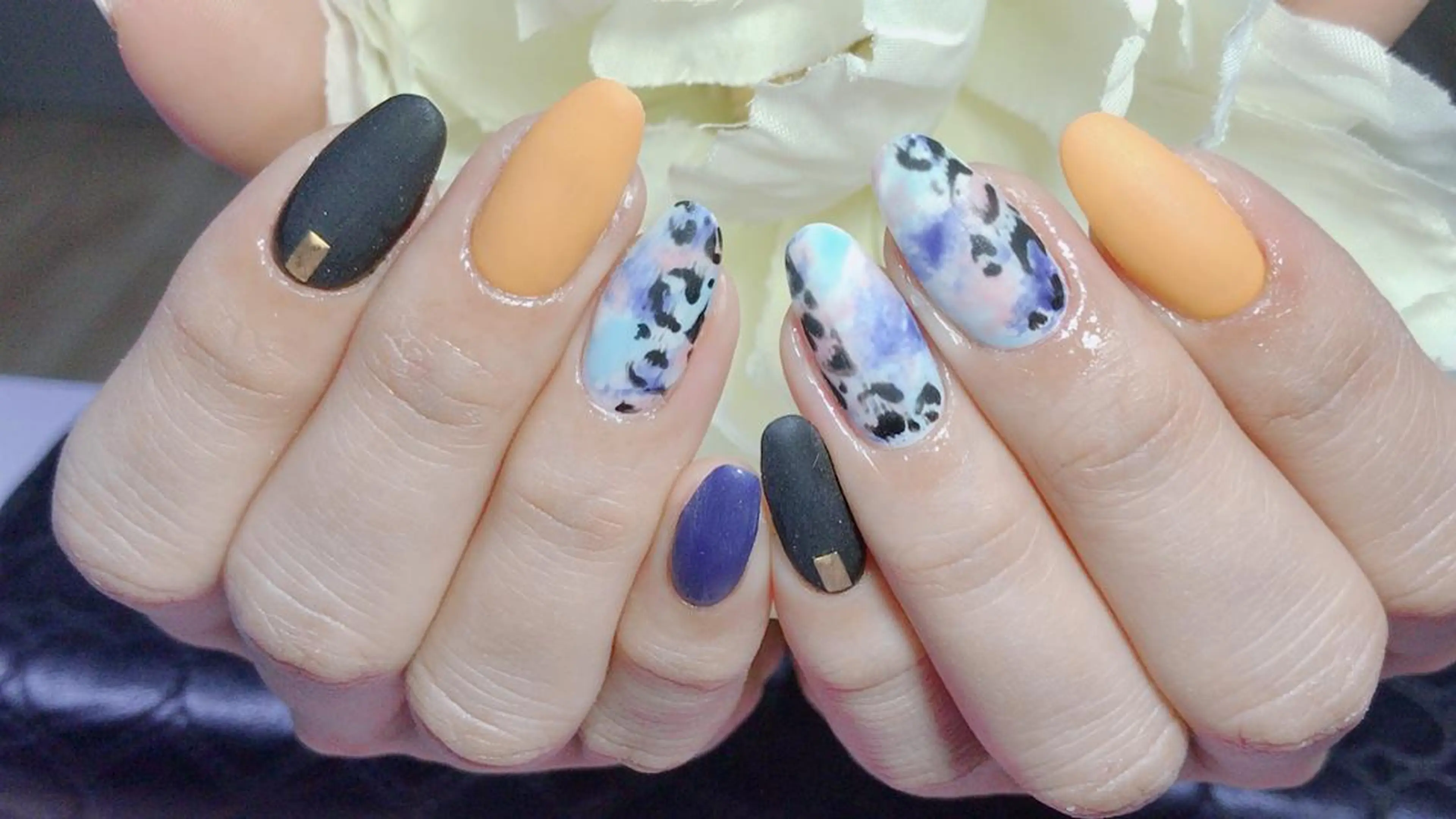 ネイル アニマル柄 アートネイル フレンチネイル グラデーション キラキラネイル Ｎail Ｓalon ertiのネイルデザイン