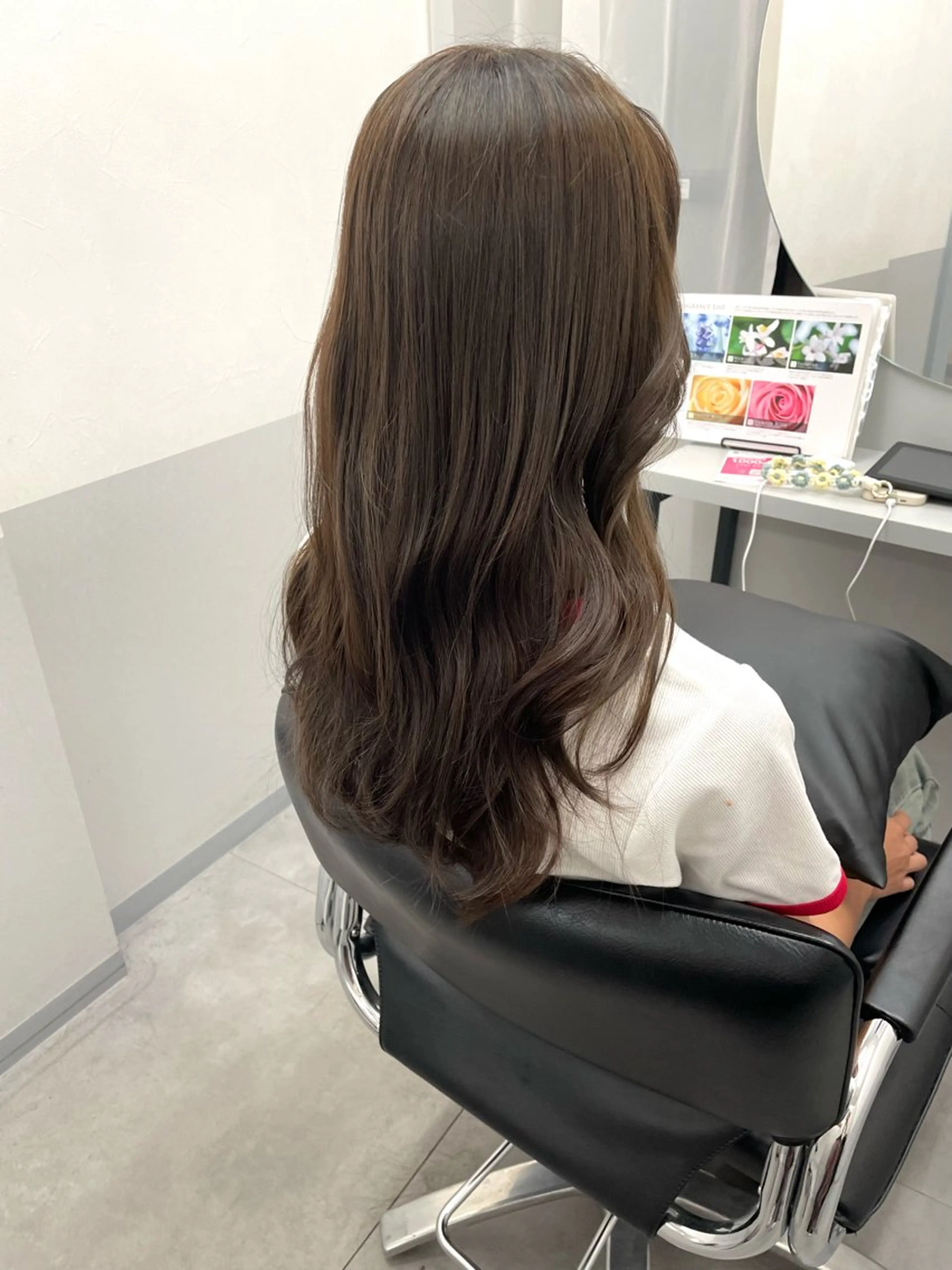 ロング カラー ブラウンカラー オリーブブラウン カット ヘアカラー トリートメント 🌷tocca Mai🌷のヘアスタイル