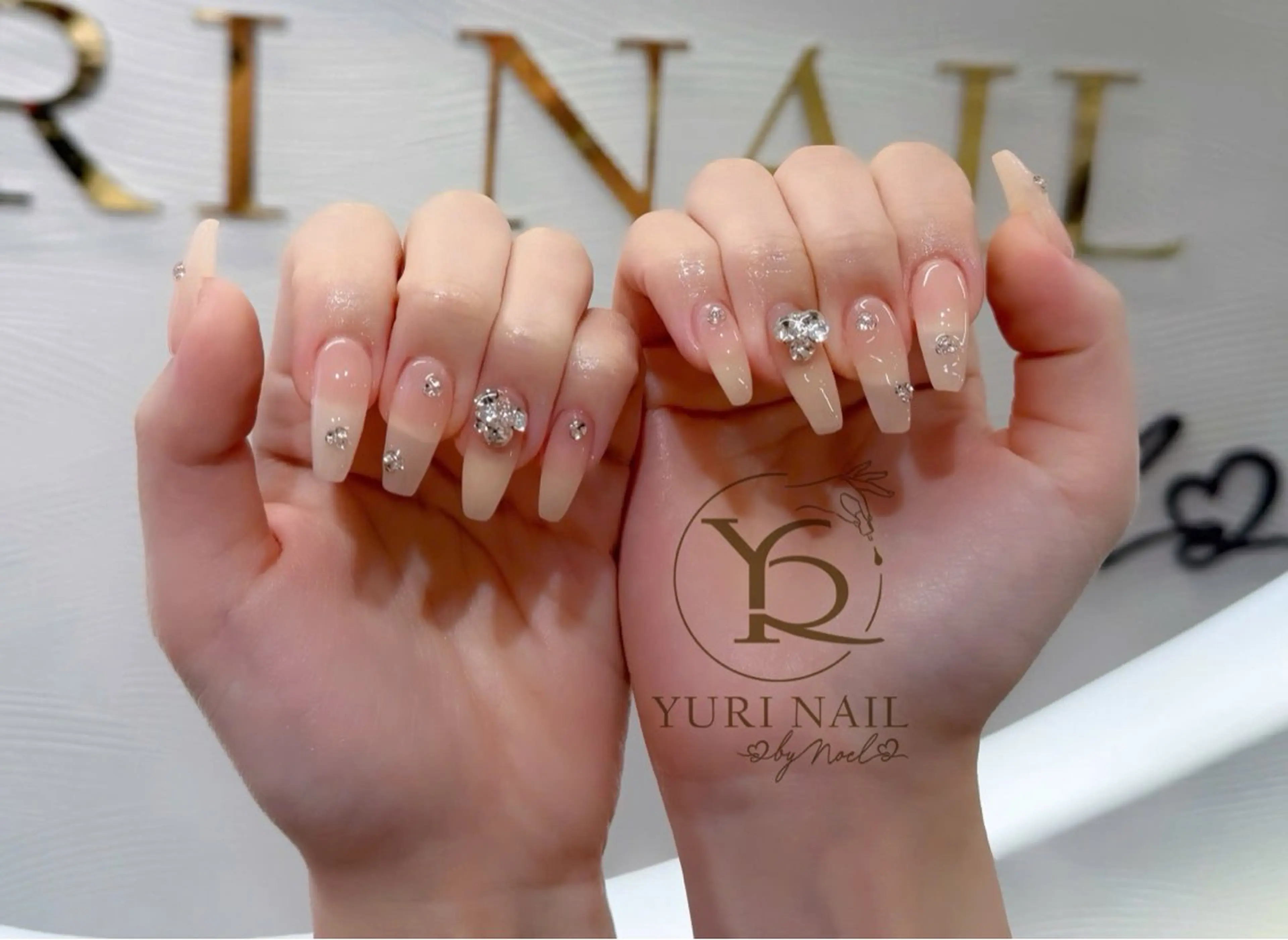 ネイル チークネイル フレンチネイル グラデーション キラキラネイル マグネットネイル YURI Nail NARITAのネイルデザイン