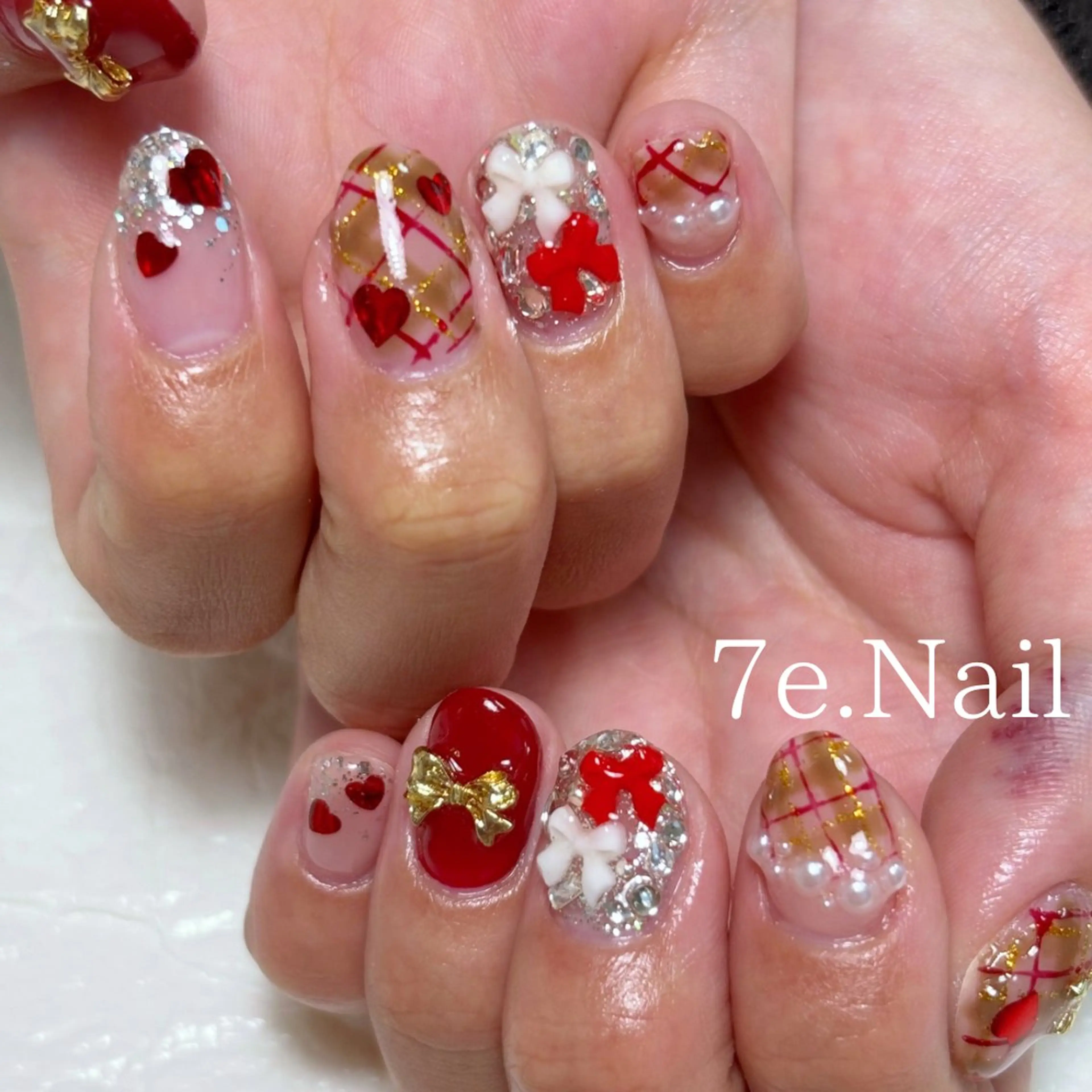 ネイル 7e. Nailのネイルデザイン
