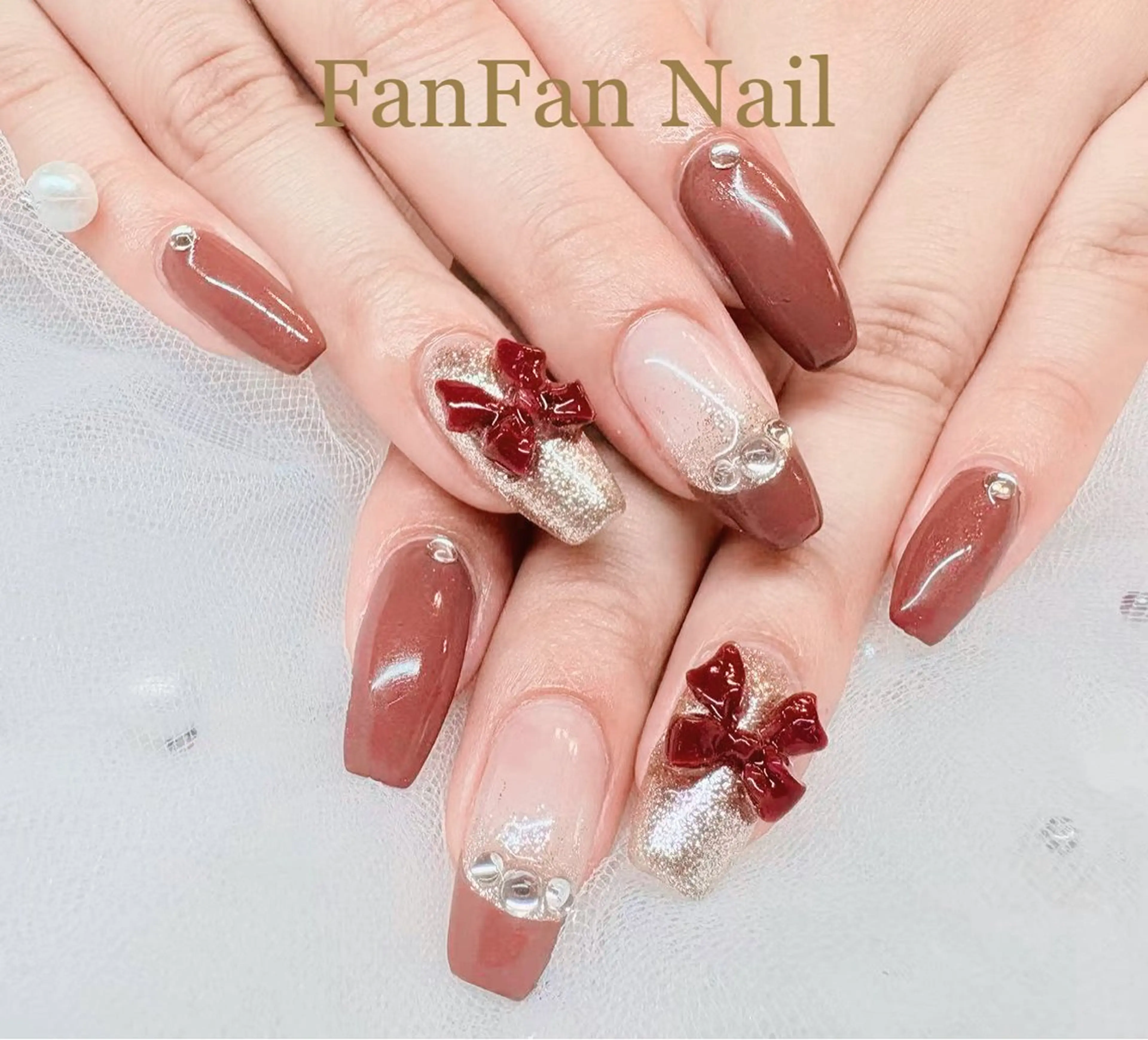 ネイル アートネイル オーロラネイル ガーリー キラキラネイル 韓国ネイル ハンドネイル KaKa FanFanNailのネイルデザイン