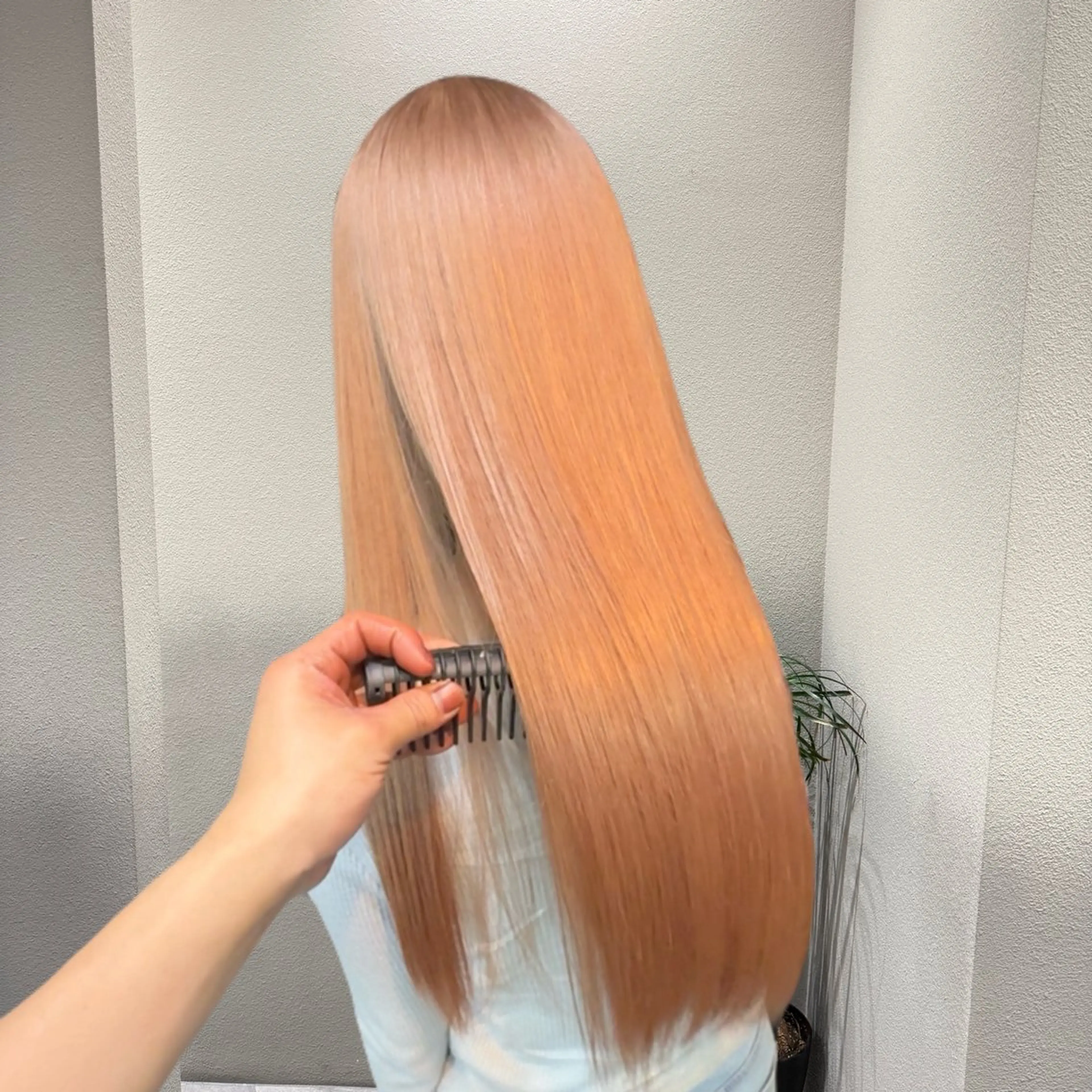 セミロング カラー ベージュカラー ブリーチ ケアブリーチ ハイトーンカラー オレンジ ヘアカラー トリートメント ヘアセット ✨ブリーチ支持No1 複雑履歴修正/舘岡のその他イメージ