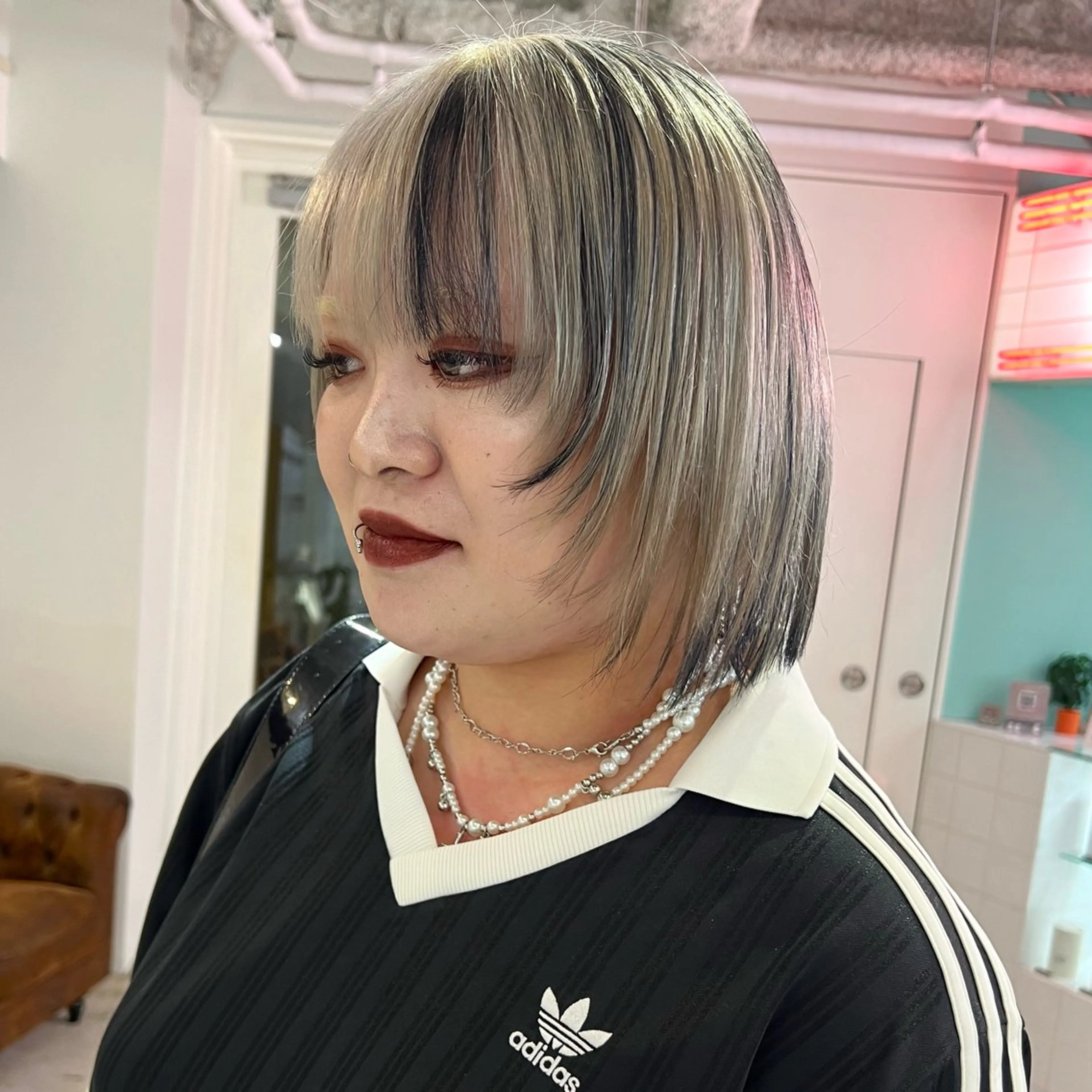 ショート カラー パーマ 🧨ブリーチー×ボブ レイヤー💎じゅえるのヘアスタイル