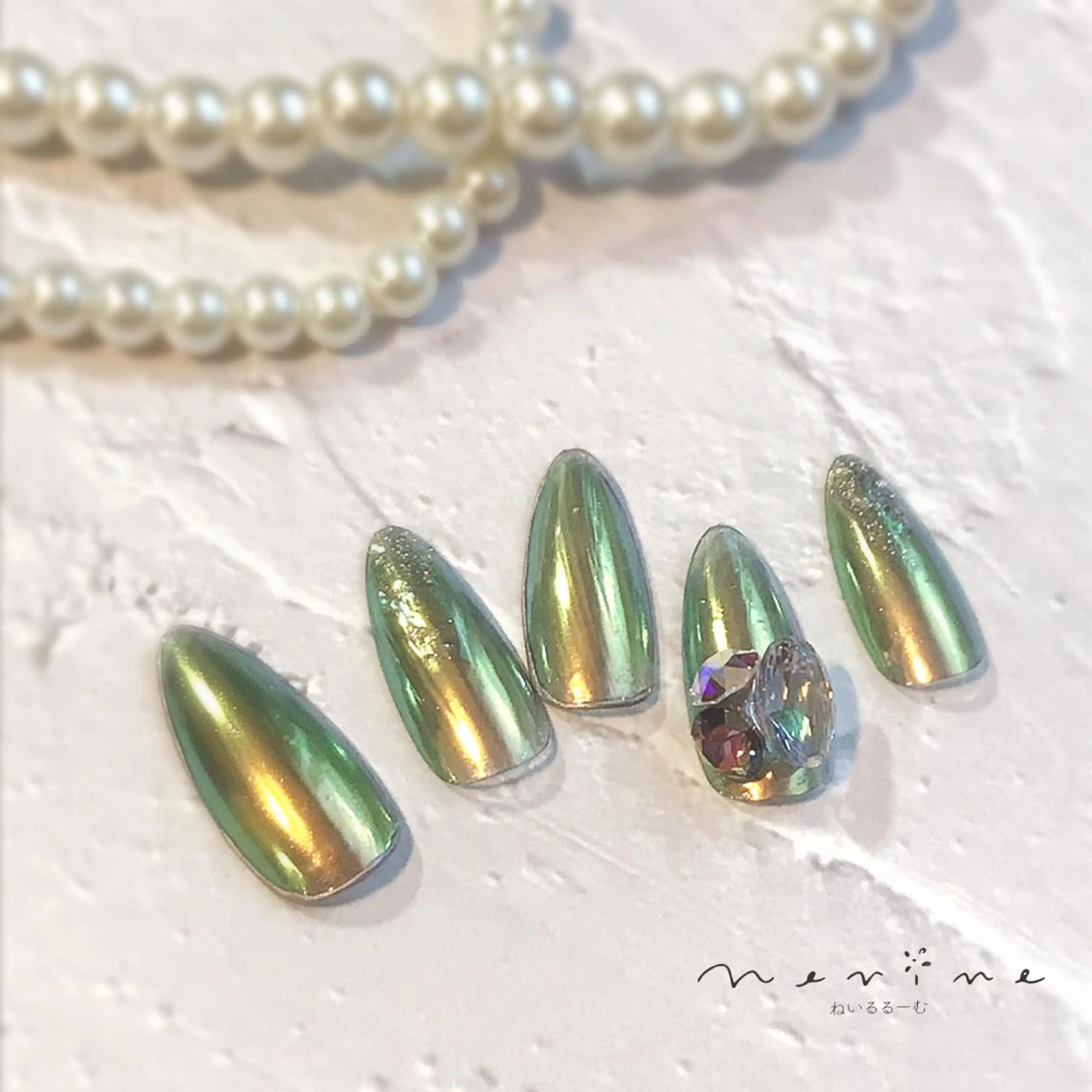 ネイル ミラーネイル NAILST Naomiのネイルデザイン