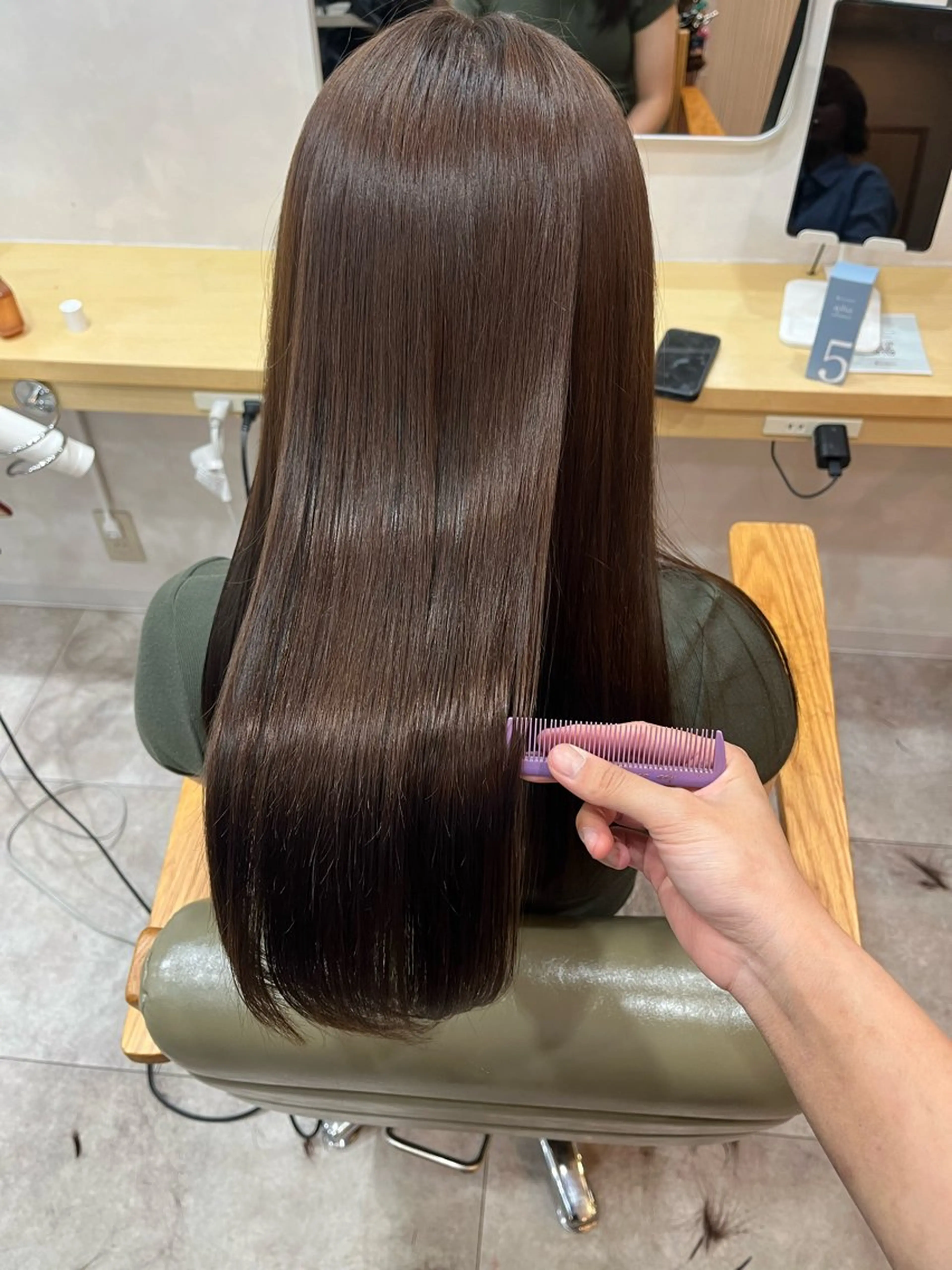 セミロング カラー 髪質改善 レイヤーカット トリートメント 酸性ストレート カット 縮毛矯正 トリートメント 髪質改善/レイヤー/ ボブ/磯野史歩のヘアスタイル