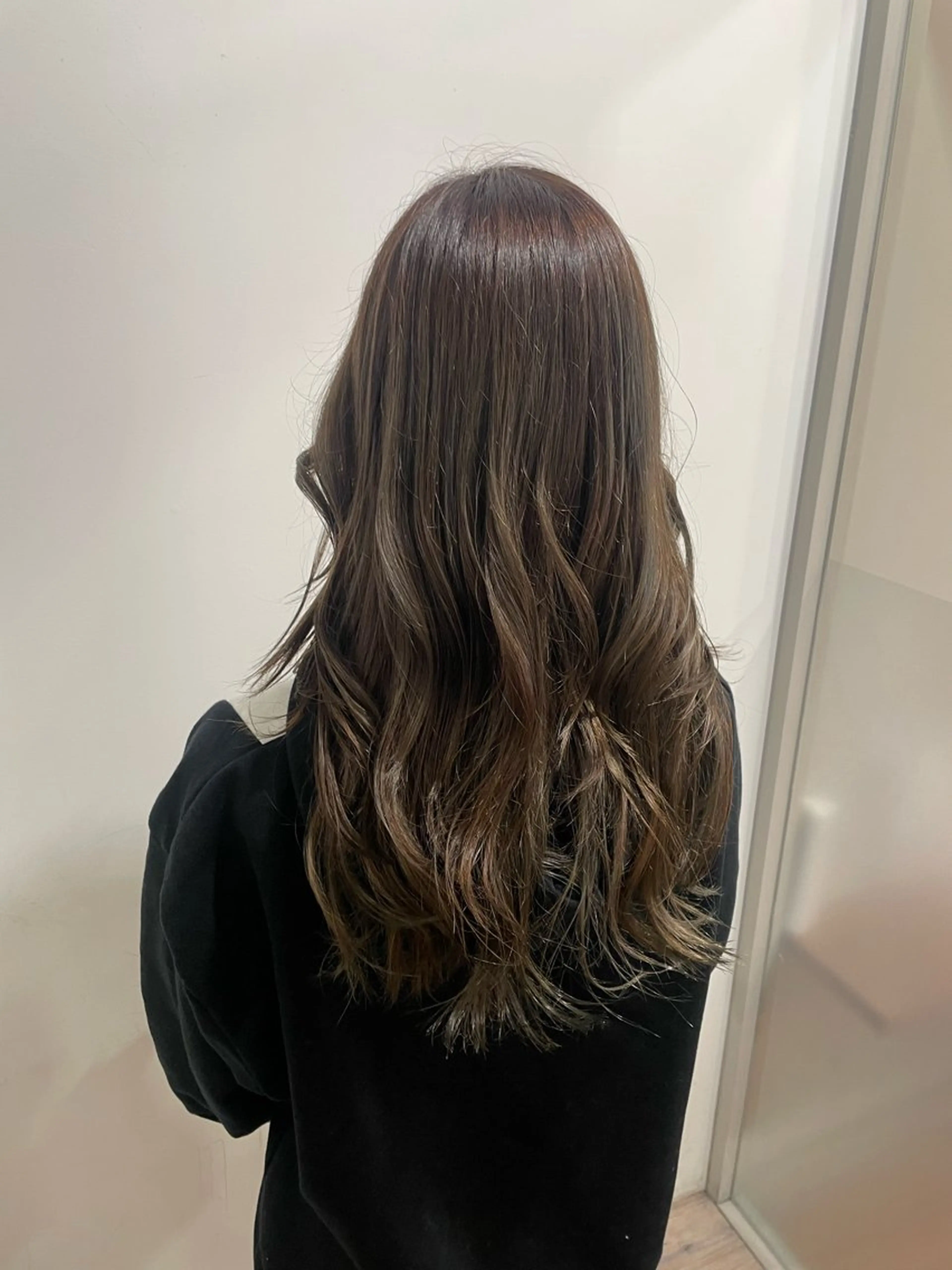 ロング オオシマ ミユのヘアスタイル