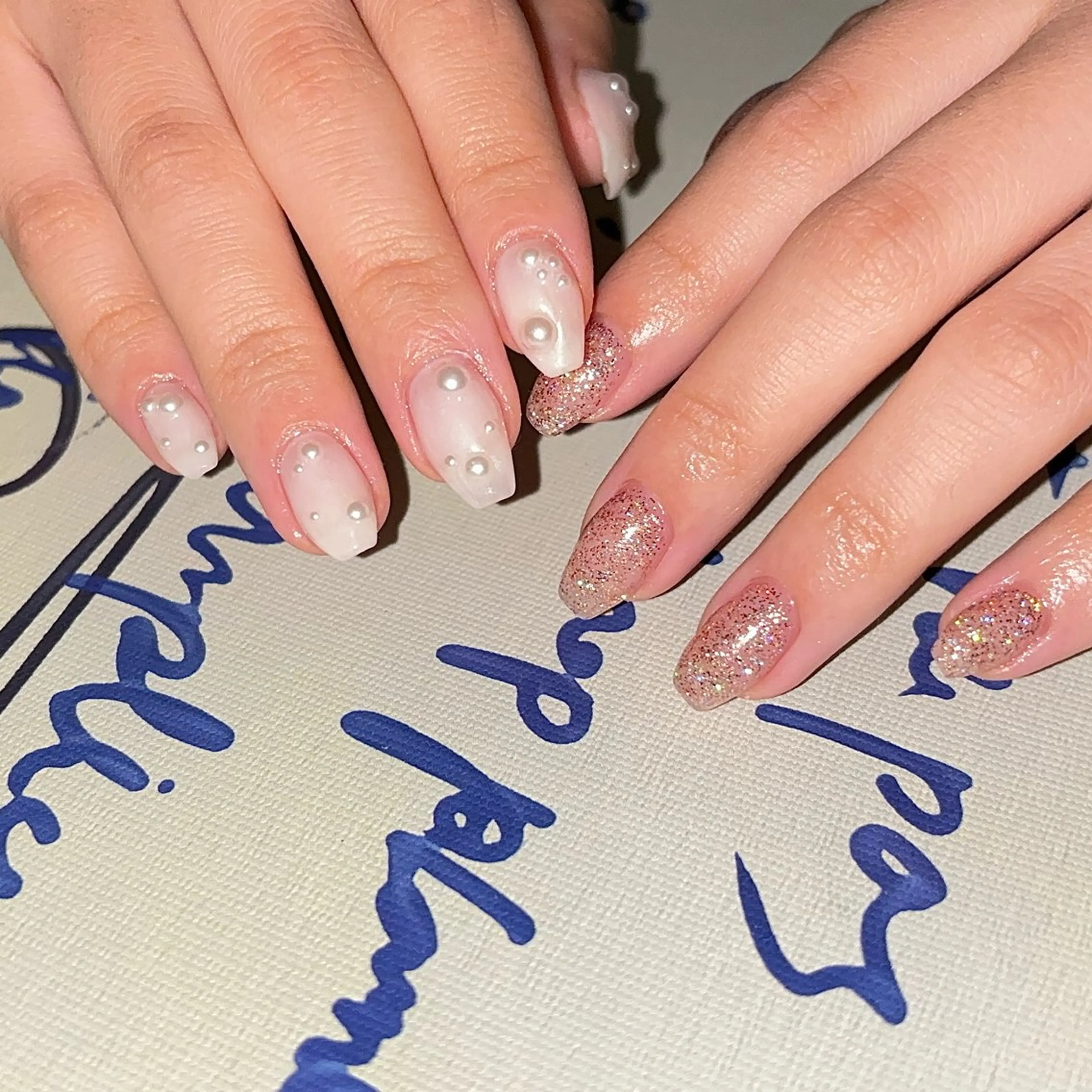 ネイル オーロラネイル ワンカラーネイル ハンドネイル Nailsalon BLOOM🌷 山崎のネイルデザイン
