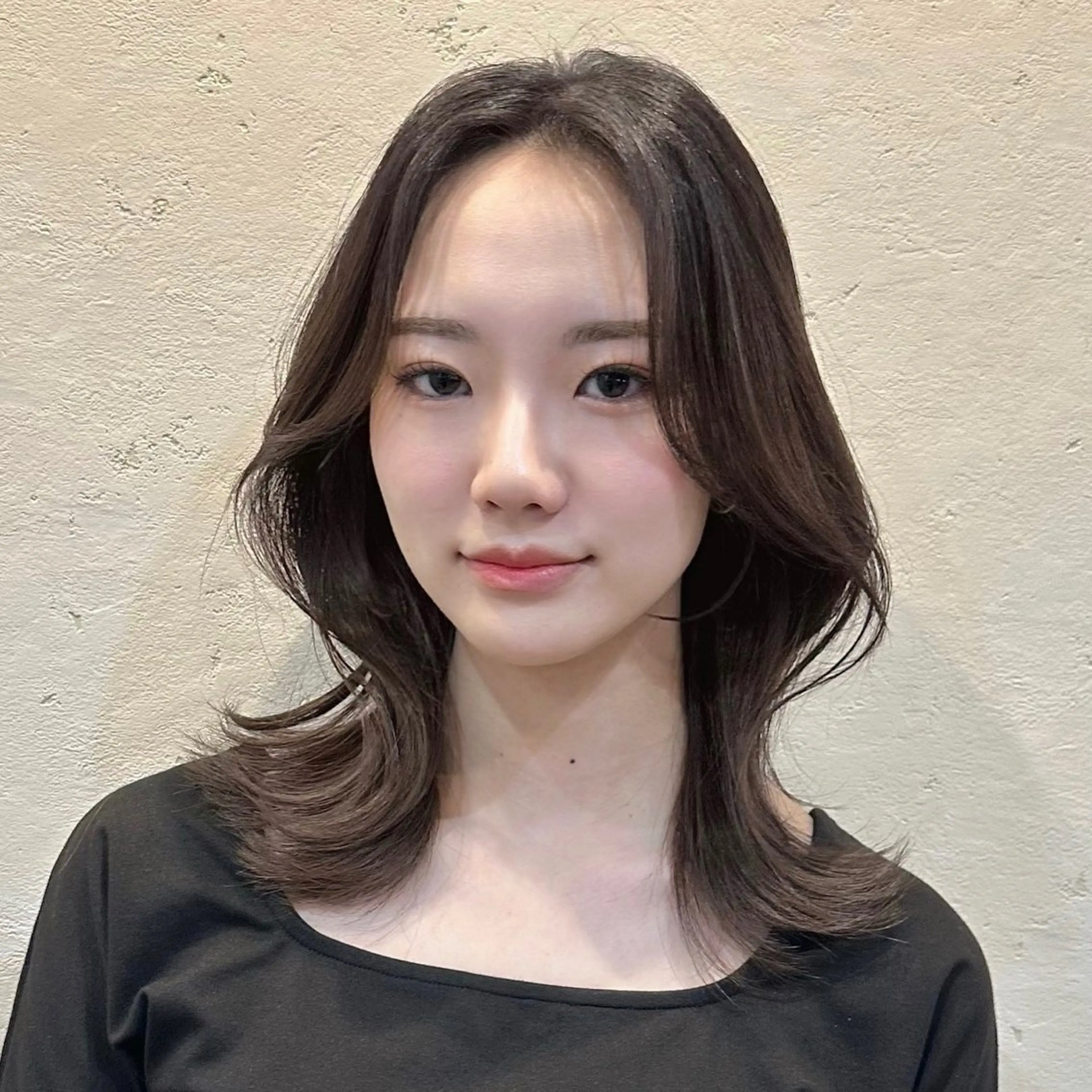 ミディアム カット ヘアカラー トリートメント 🌹ハッシュカット、 レイヤー韓国ヘア🌹のヘアスタイル