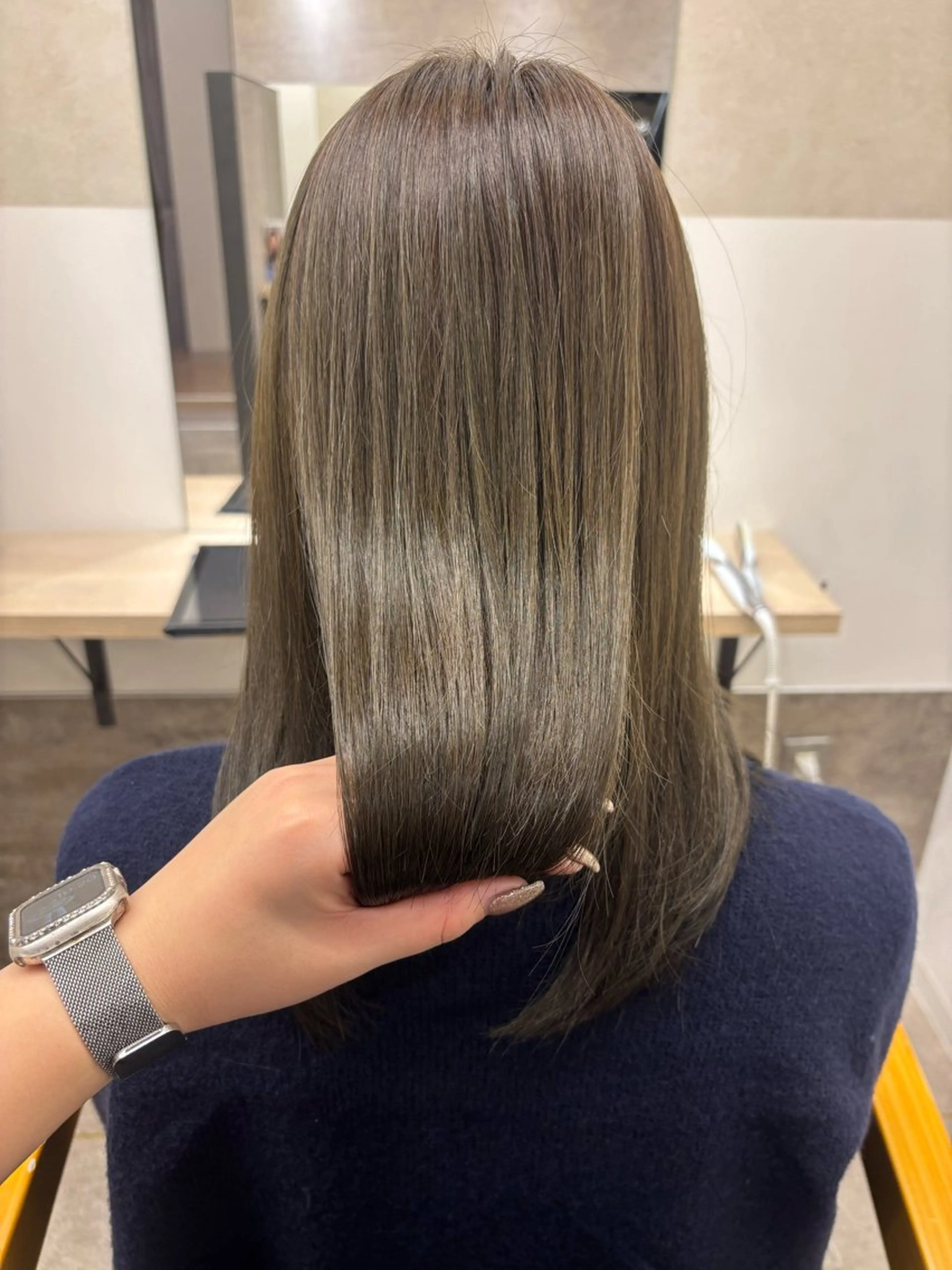 ミディアム ヘアカラー トリートメント ブリーチなしWカラー ヘアセット菜希のヘアスタイル