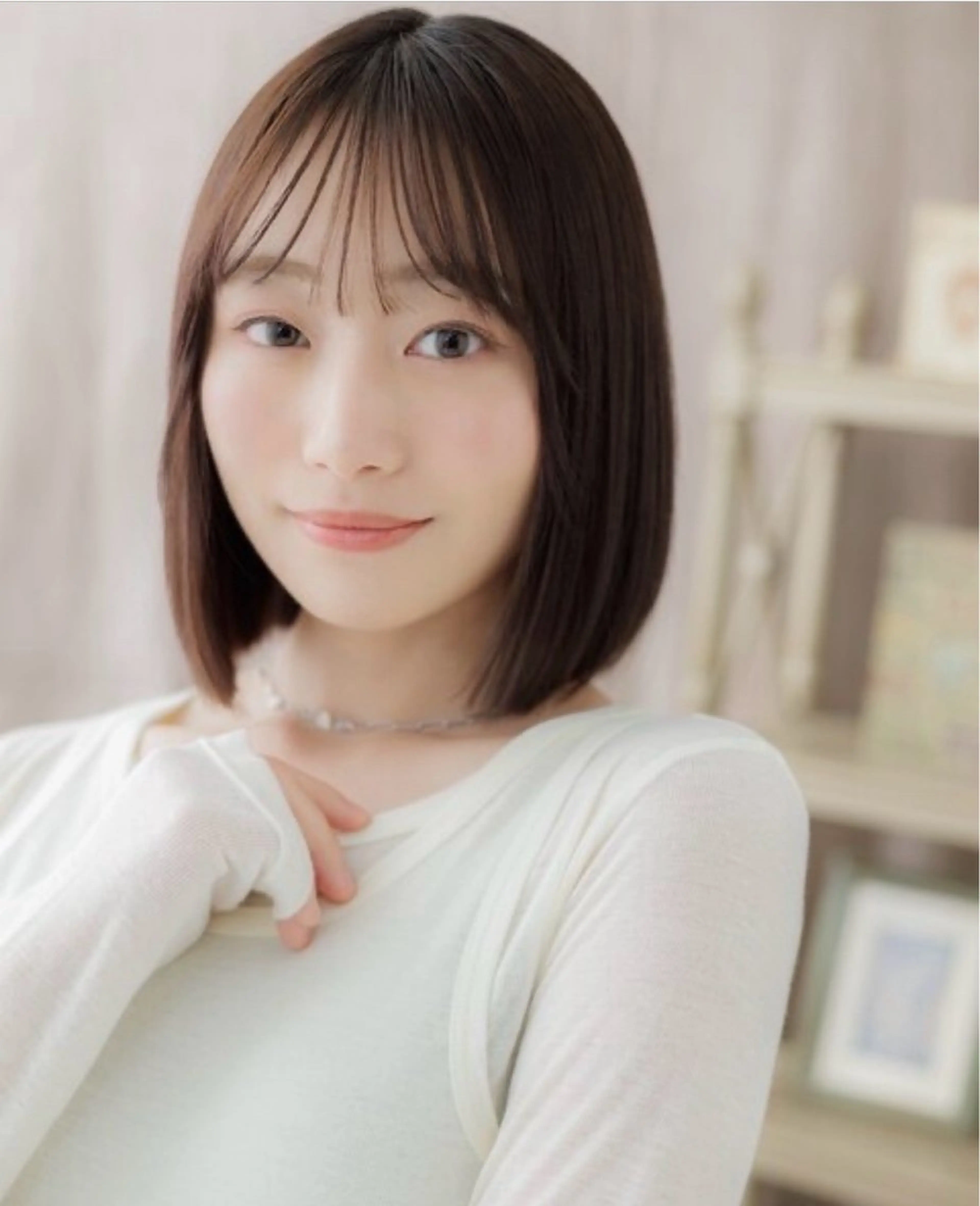 ショート カラー カット 松山 彩香のヘアスタイル