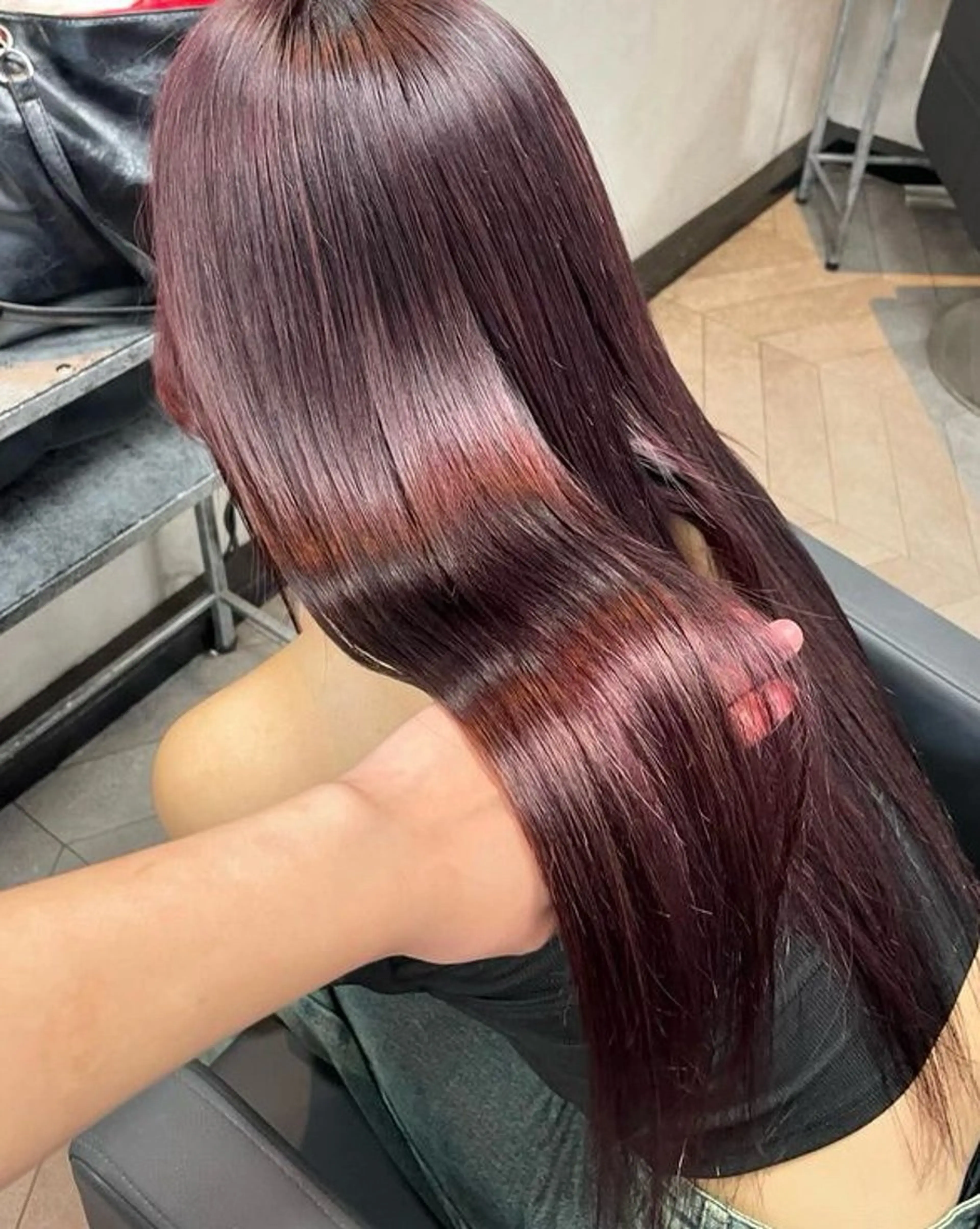 ロング カラー ボルドーカラー ヘアカラー ♡派手髪カラー♡ 🅝🅐🅝🅐のヘアスタイル