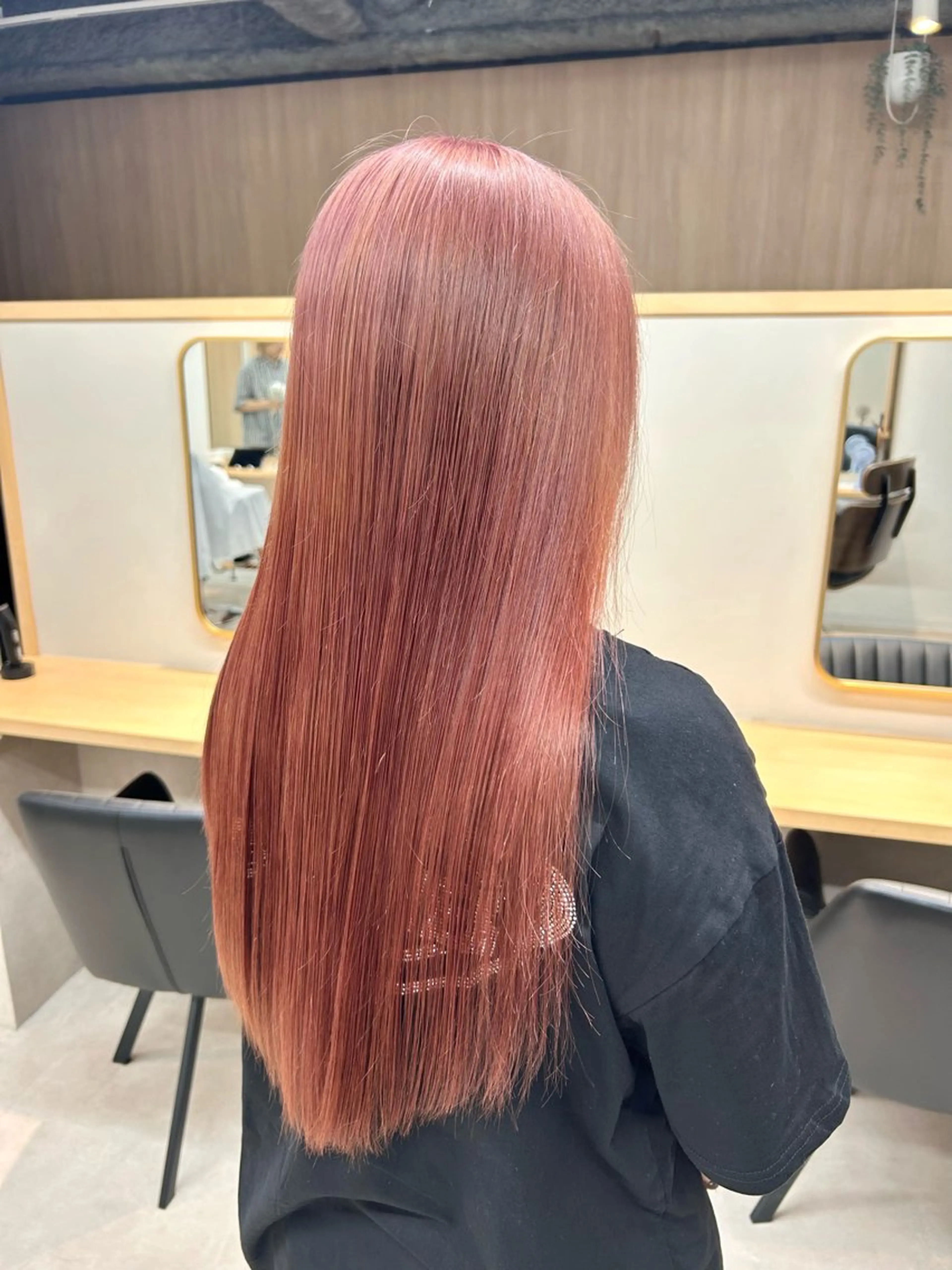 ロング カラー ピンクカラー カット ヘアカラー トリートメント 艶カラー/レイヤー/ ハイトーン/まなみのヘアスタイル