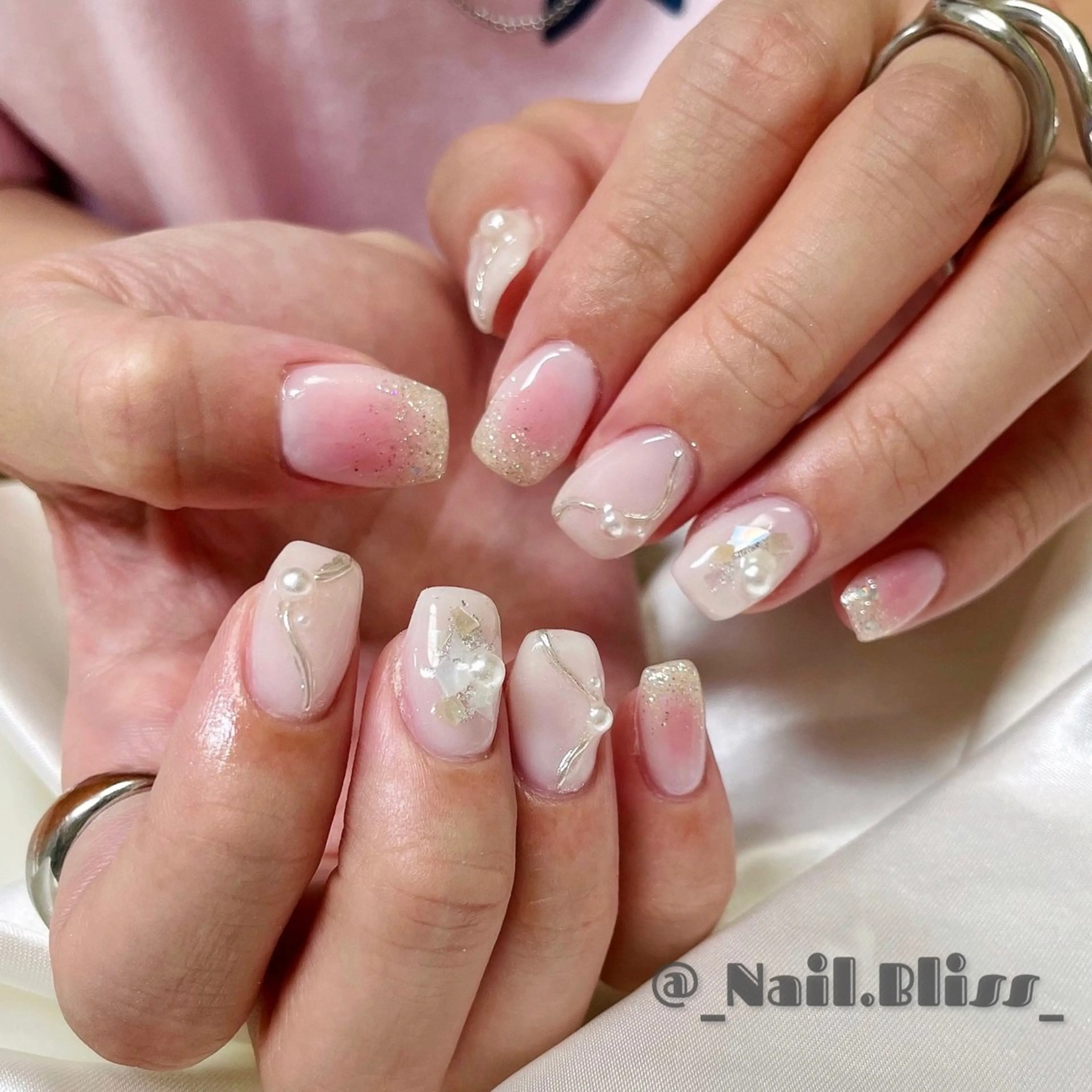 ネイル チークネイル ニュアンスネイル ハンドネイル NAIL BLISSのネイルデザイン