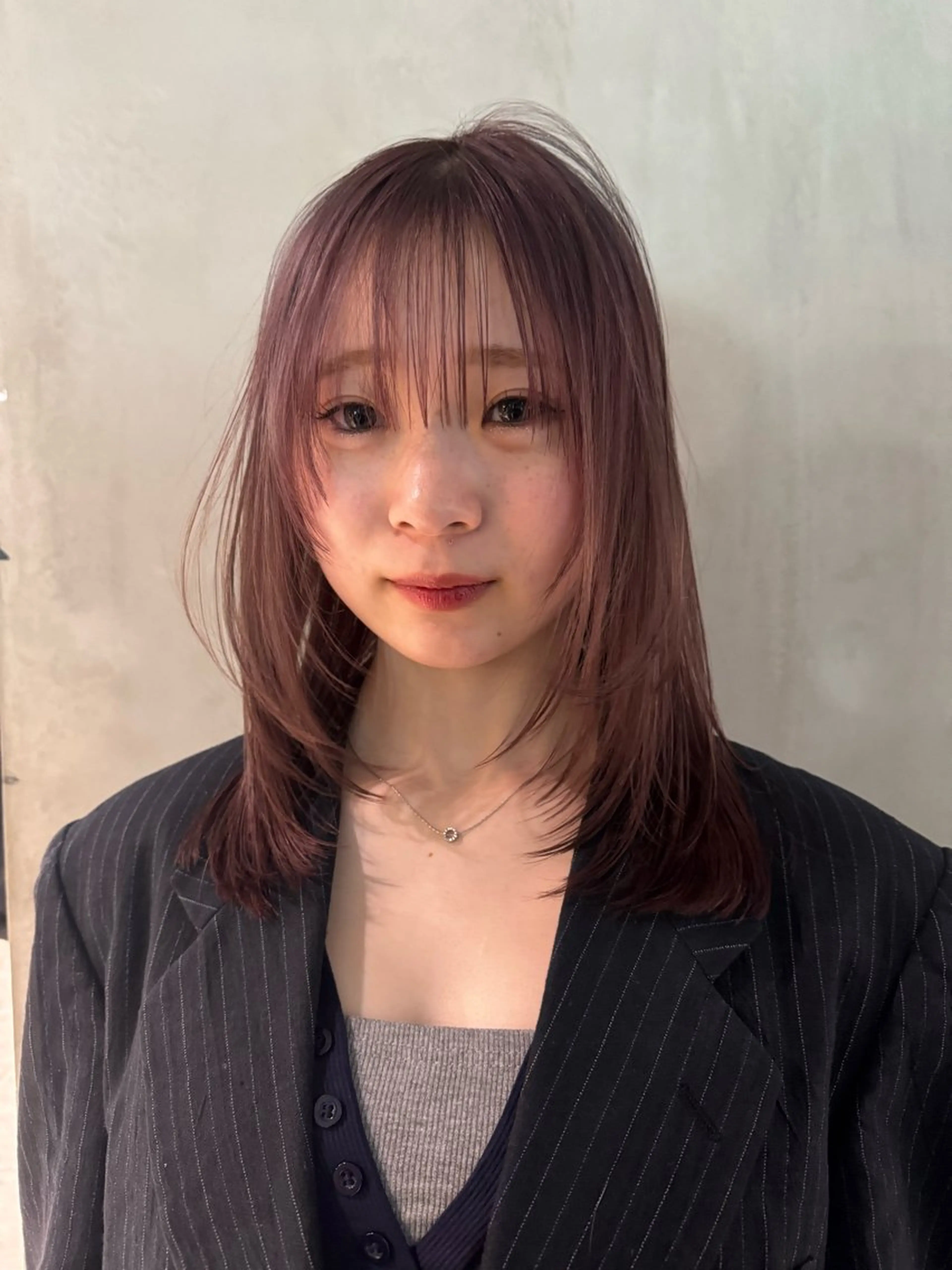 ミディアム 黒染め落とし ムラ修正　ハイトーンのヘアスタイル