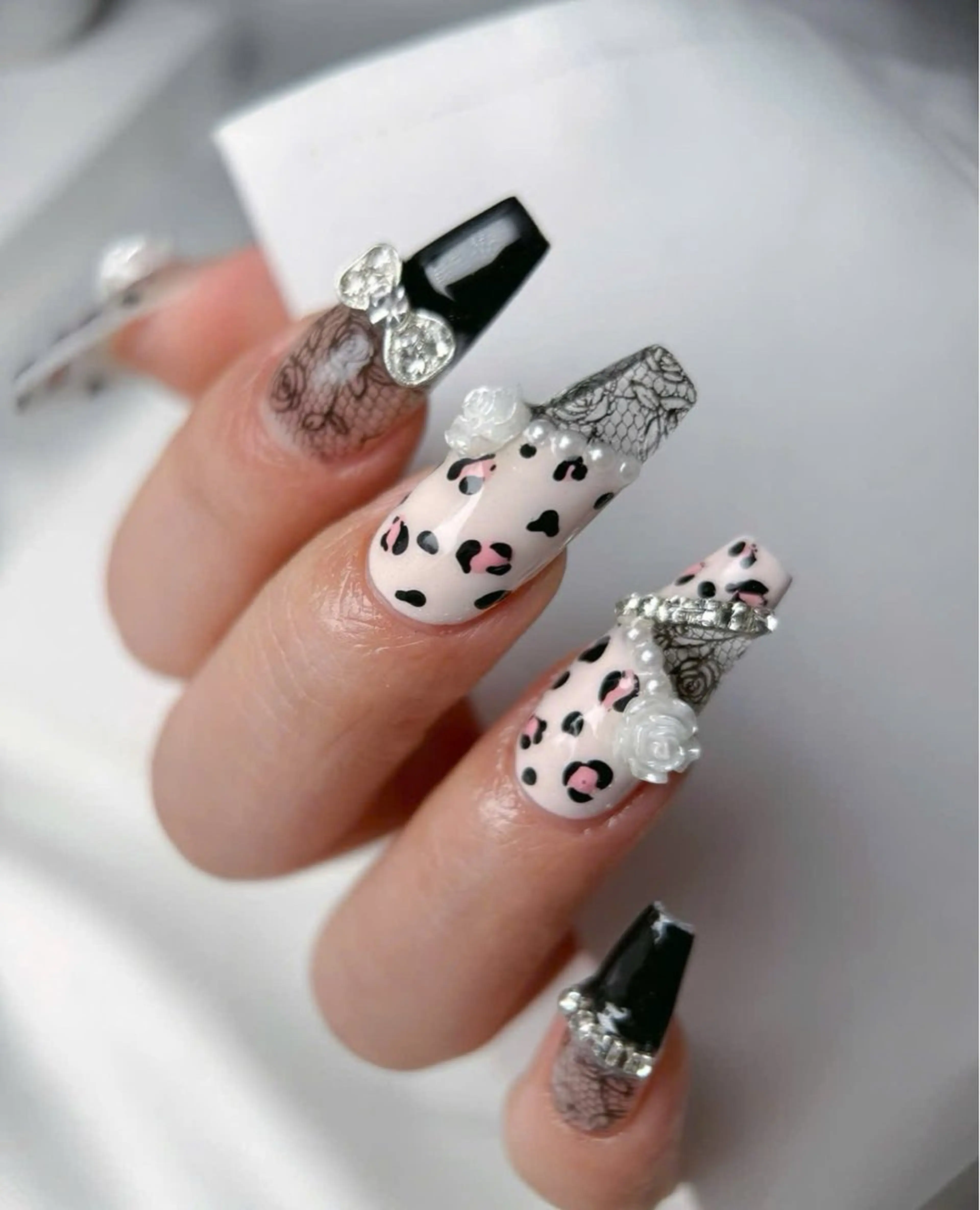 ネイル フレンチネイル キラキラネイル マグネットネイル ミラーネイル ニュアンスネイル Lina所属・MeiMei Nail モデル募集のネイルデザイン