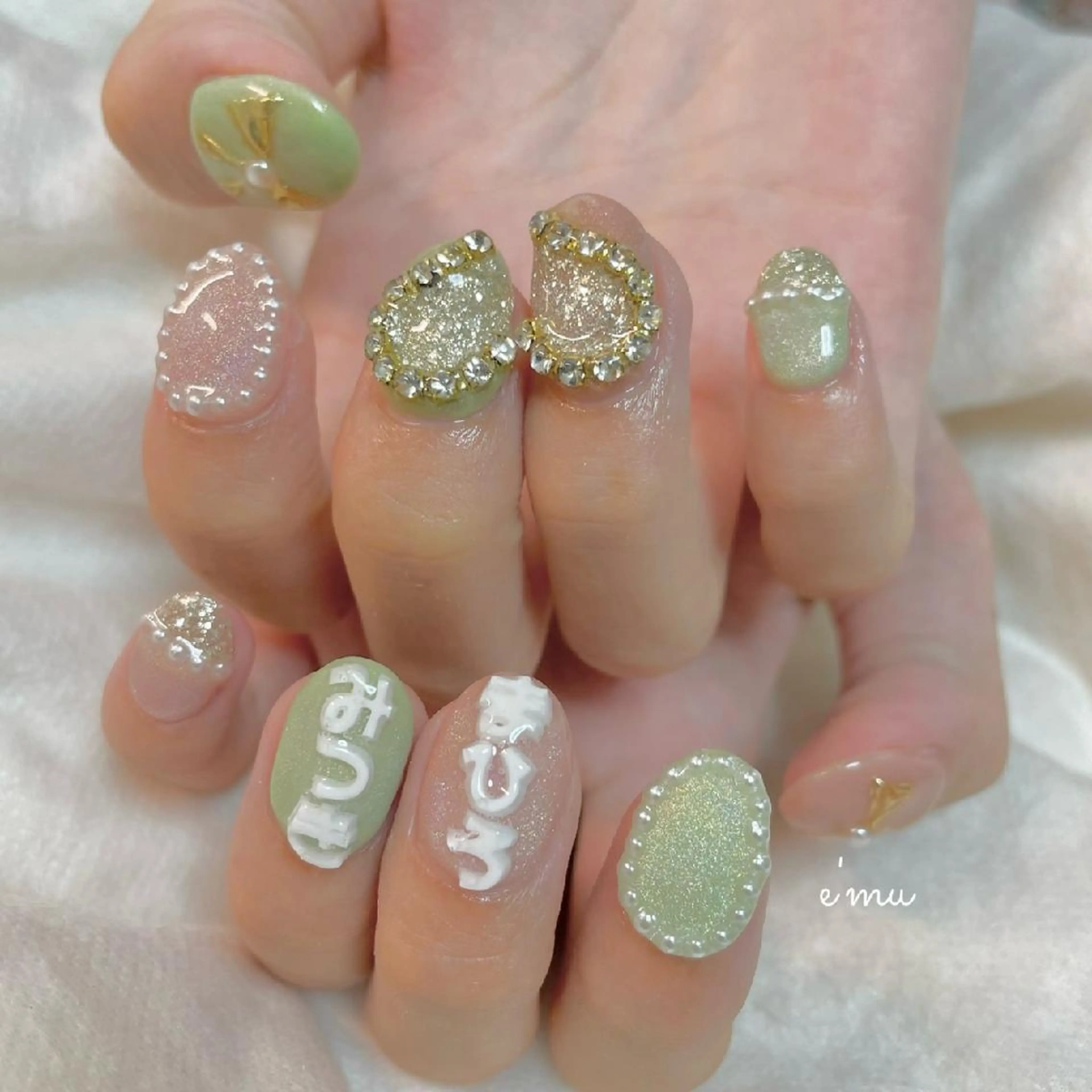 ネイル ハート nail salon e'mu💐のネイルデザイン