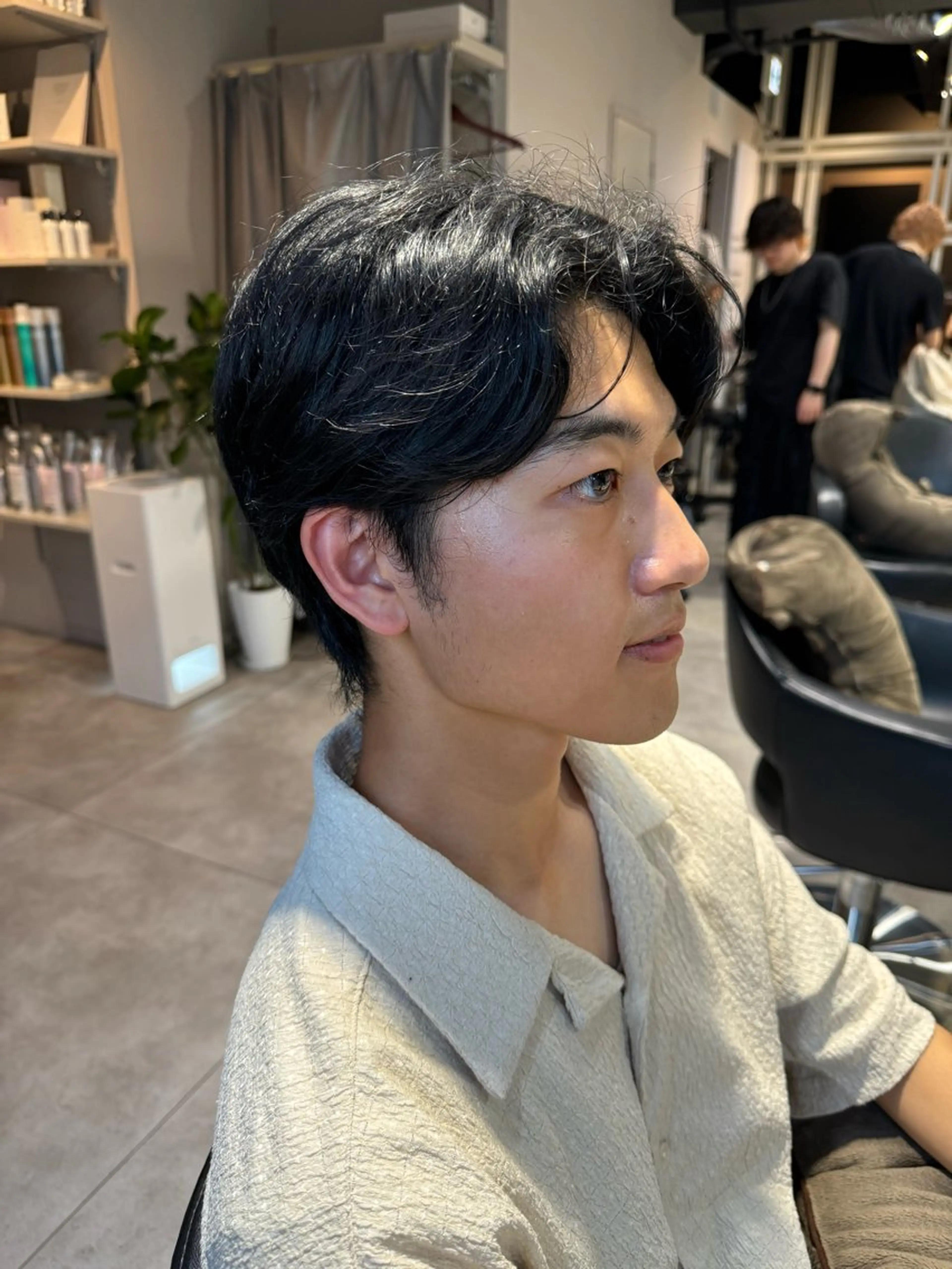 ミディアム パーマ メンズ ミディアムパーマ メンズパーマ ニュアンスパーマ カット パーマ 似合う髪型が 分からない方へのヘアスタイル