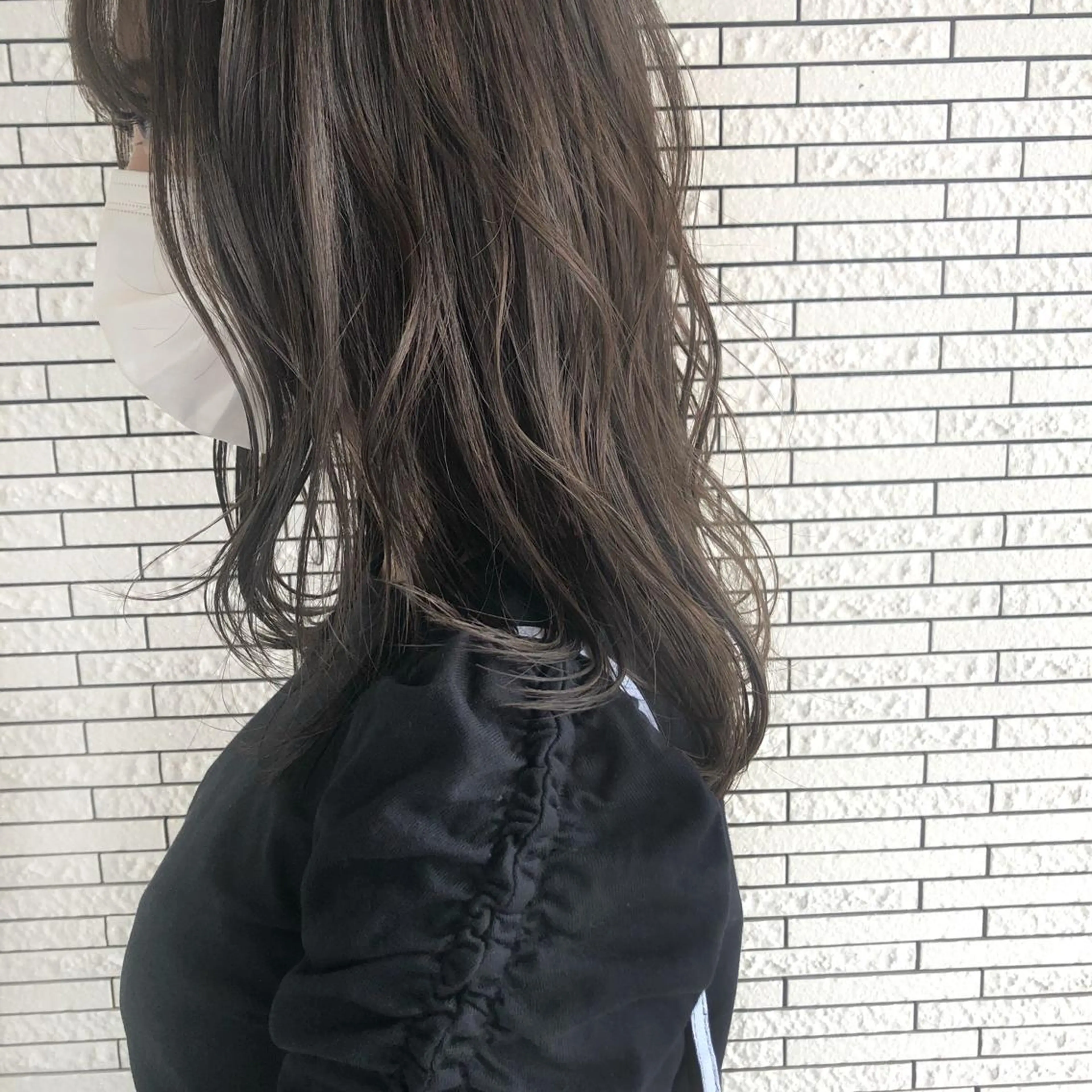 セミロング カラー マエダ リョウのヘアスタイル