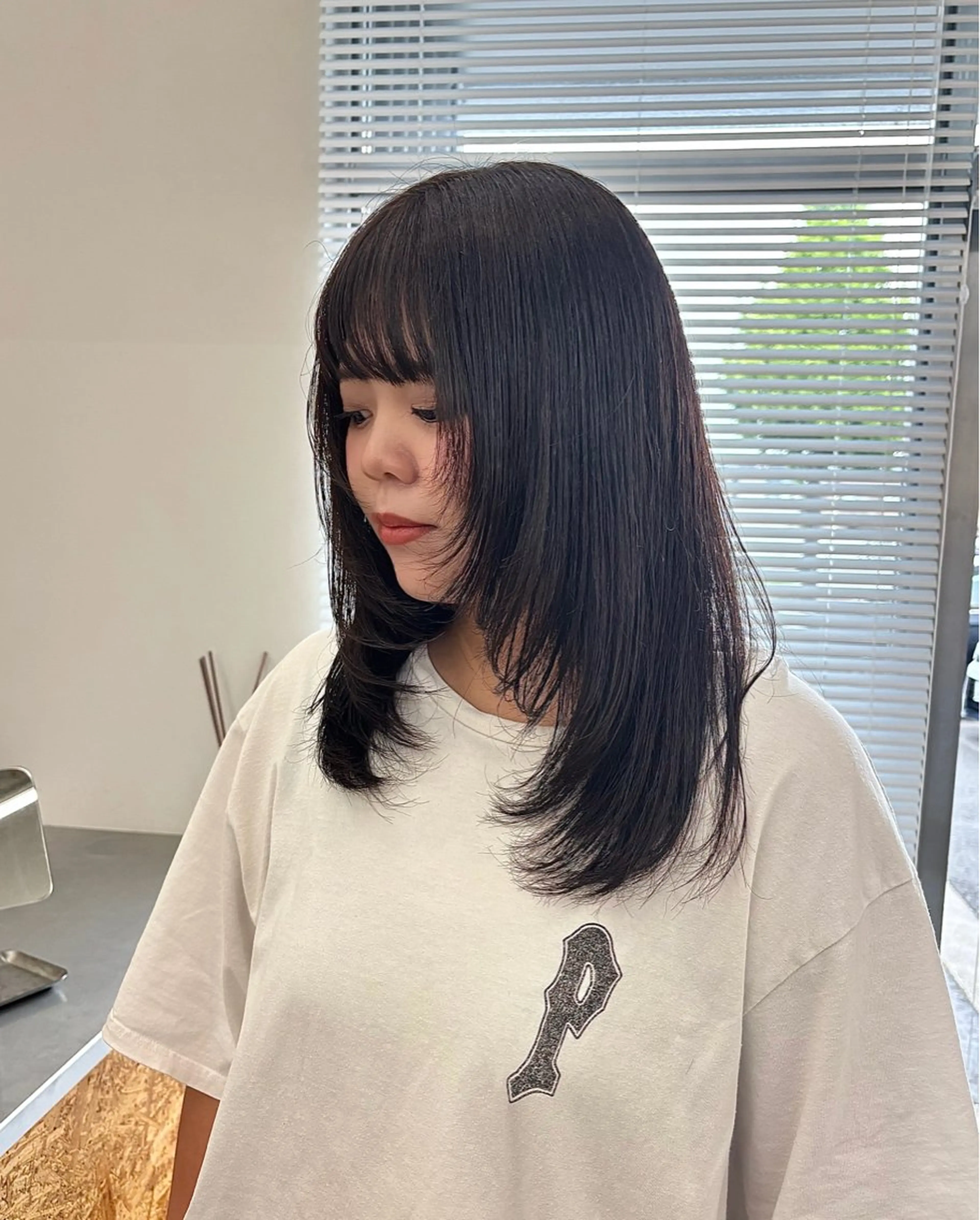 セミロング レイヤーカット カット ヘアカラー トリートメント 舘谷 愛莉のヘアスタイル