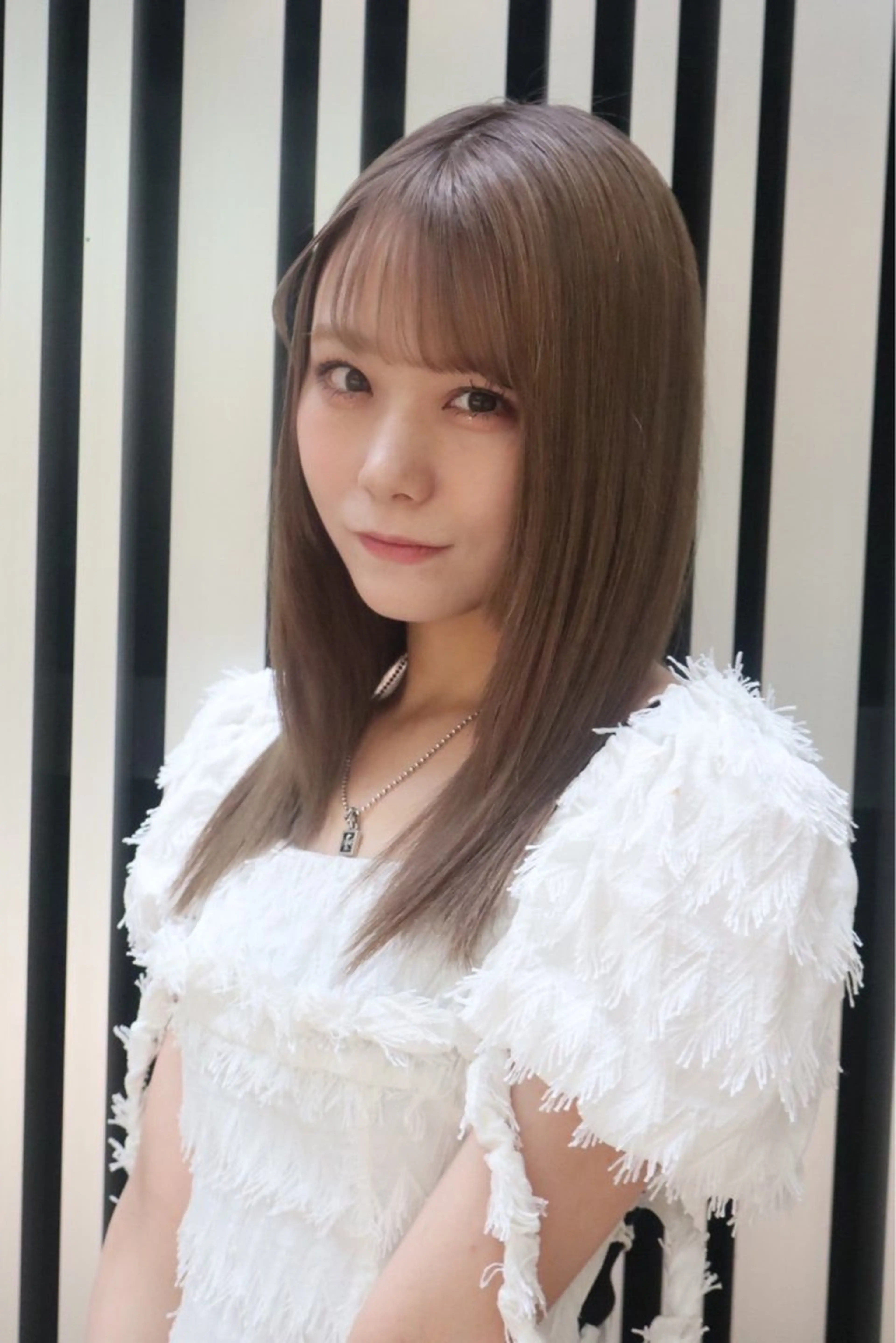 セミロング カラー レイヤーカット /ハイトーンchaoのヘアスタイル