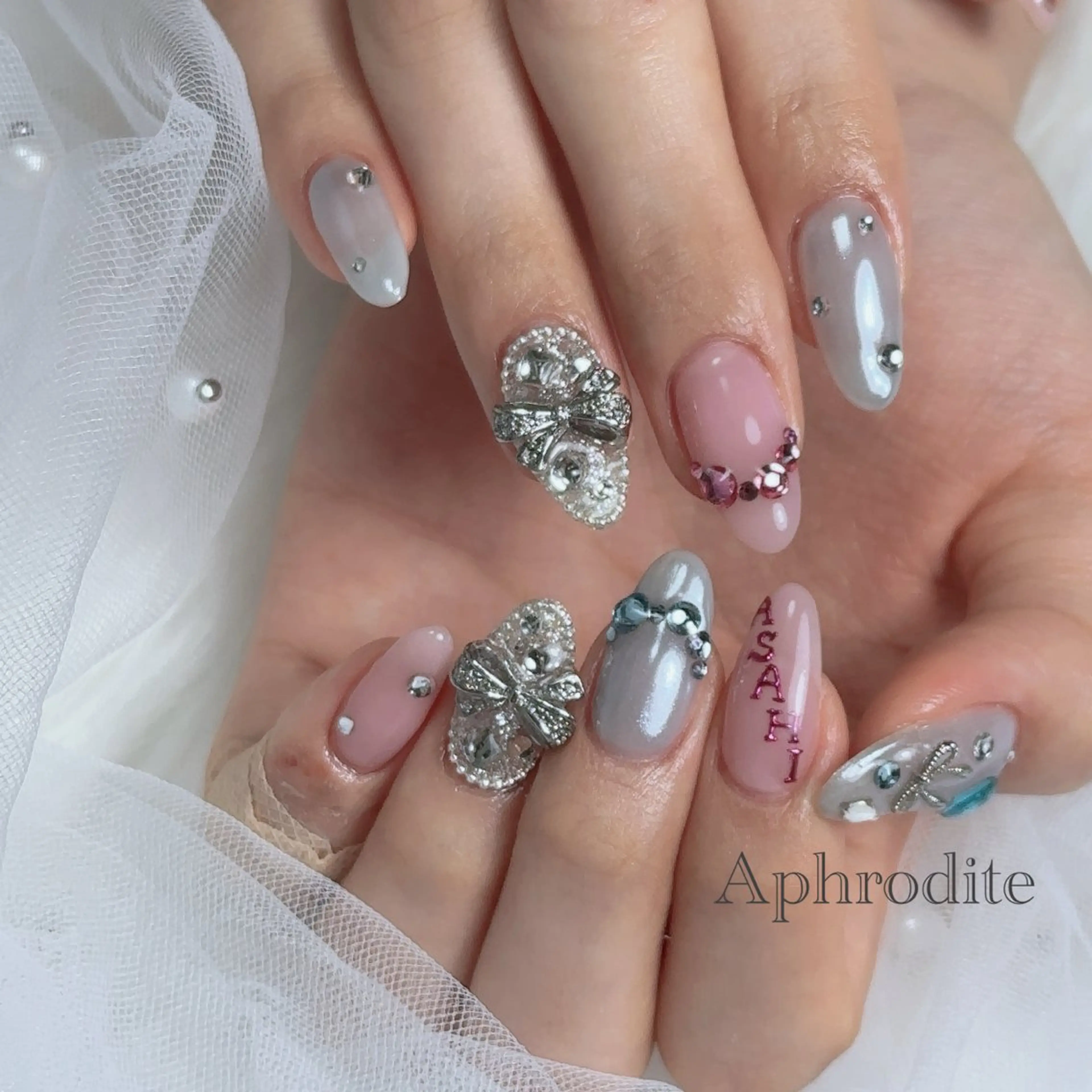 ネイル Aphrodite パラジェル認定サロンのネイルデザイン