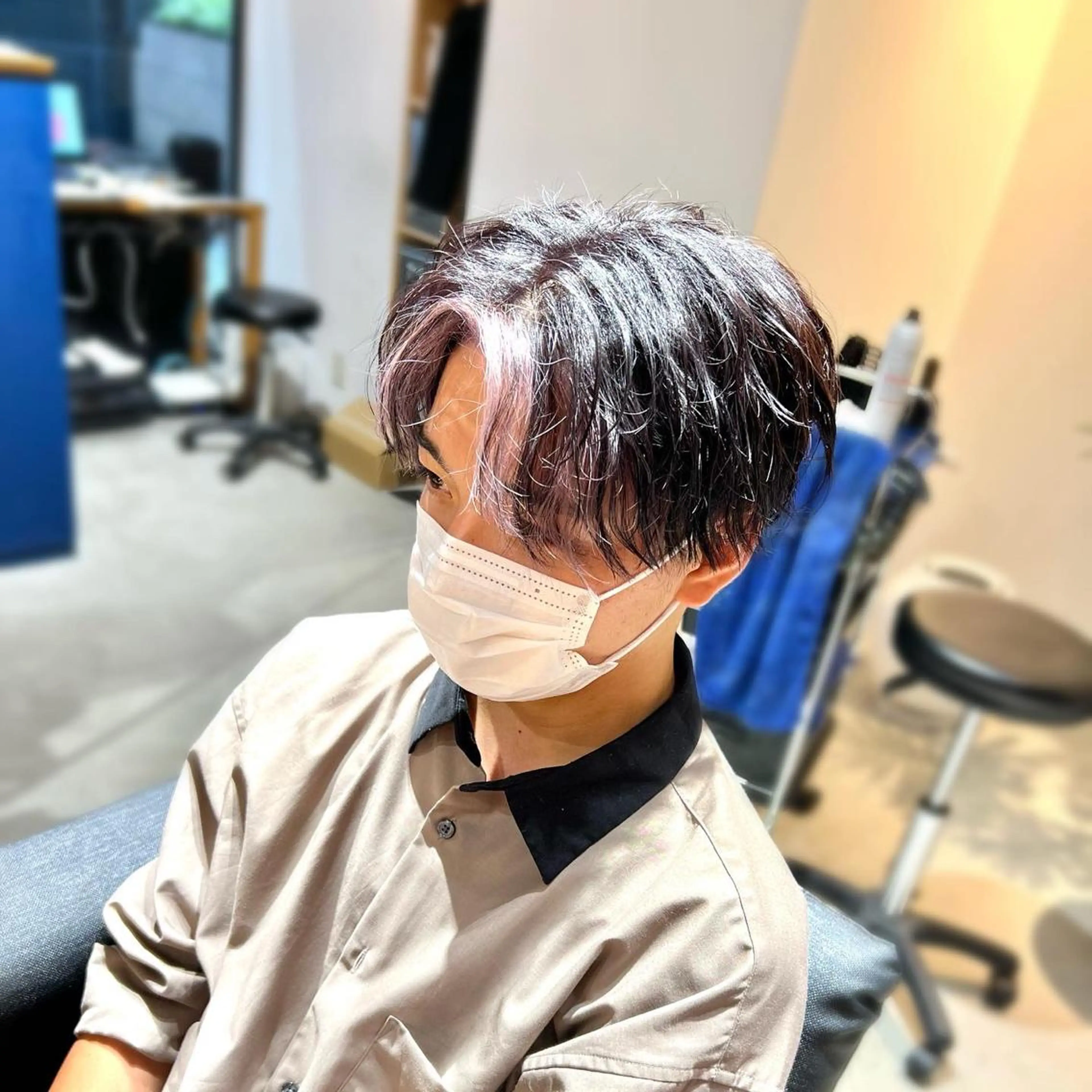 カラー メンズ センターパート アッシュ ピンクカラー ピンクアッシュ カット ヘアカラー トリートメント メンズ専門　井藤 雅也のヘアスタイル