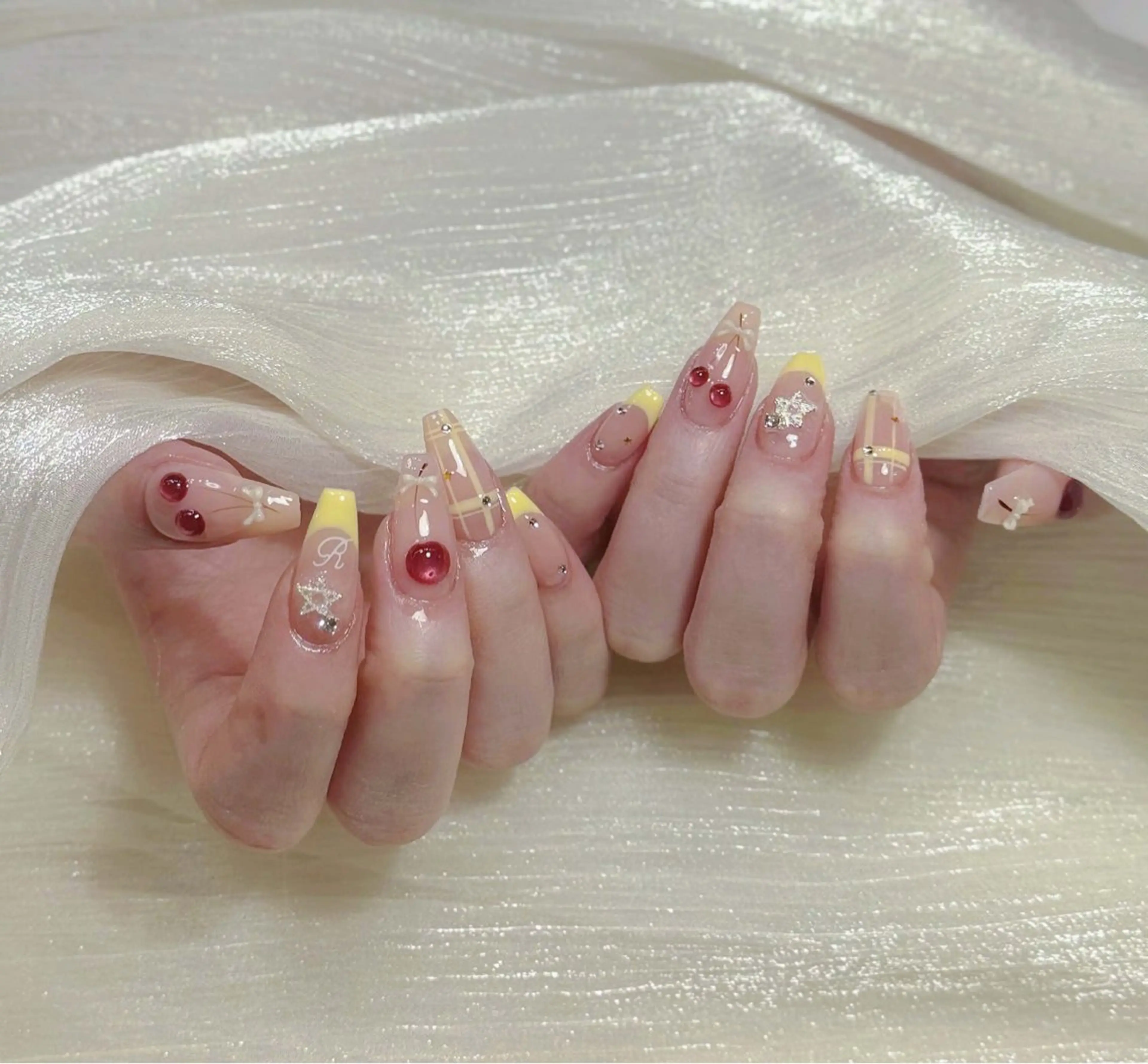 ネイル オーロラネイル チークネイル フットネイル フレンチネイル ジェルネイル ハンドネイル Havi Nailsのネイルデザイン