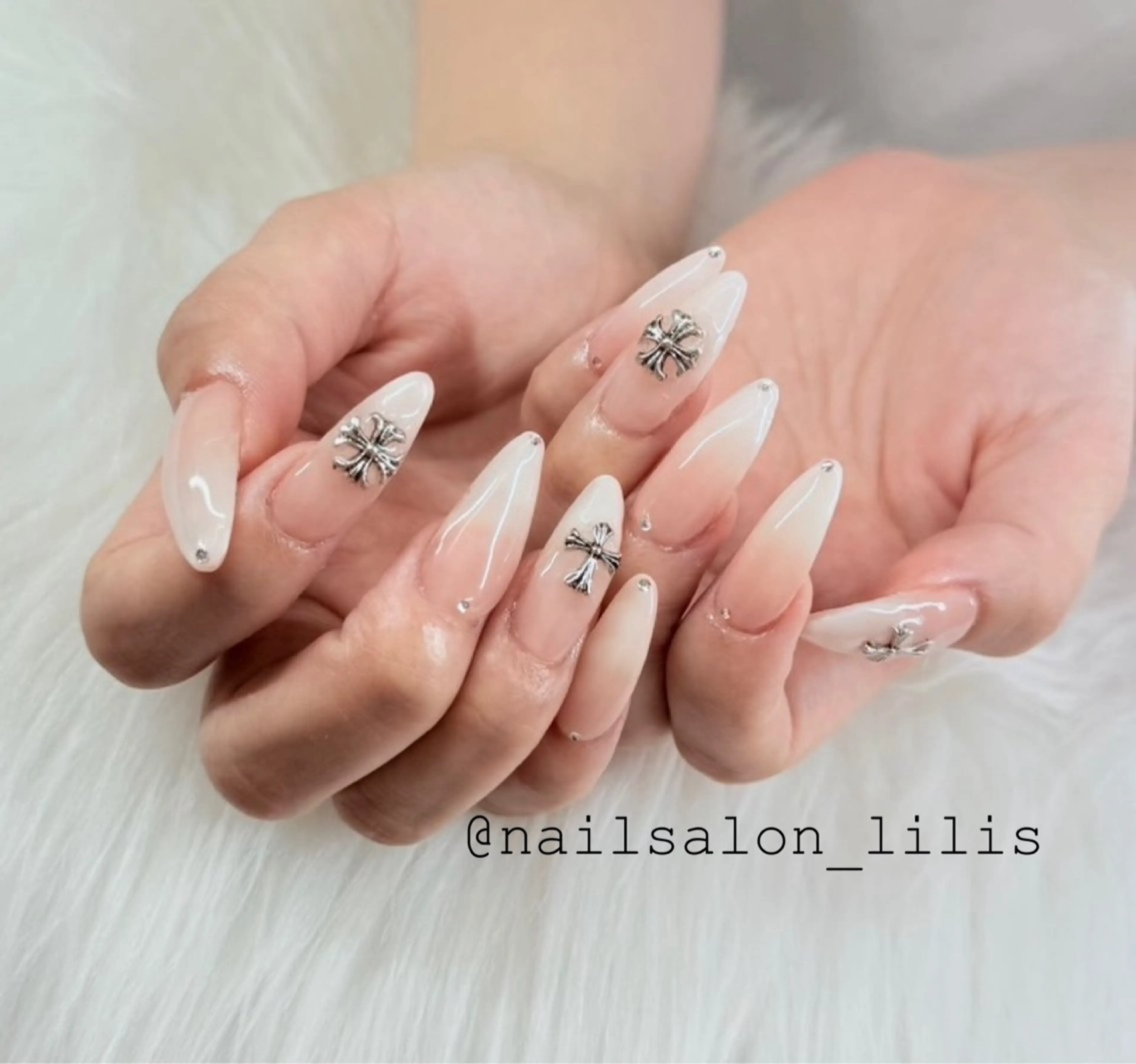 ネイル ハンドネイル nailsalon Lilisのネイルデザイン
