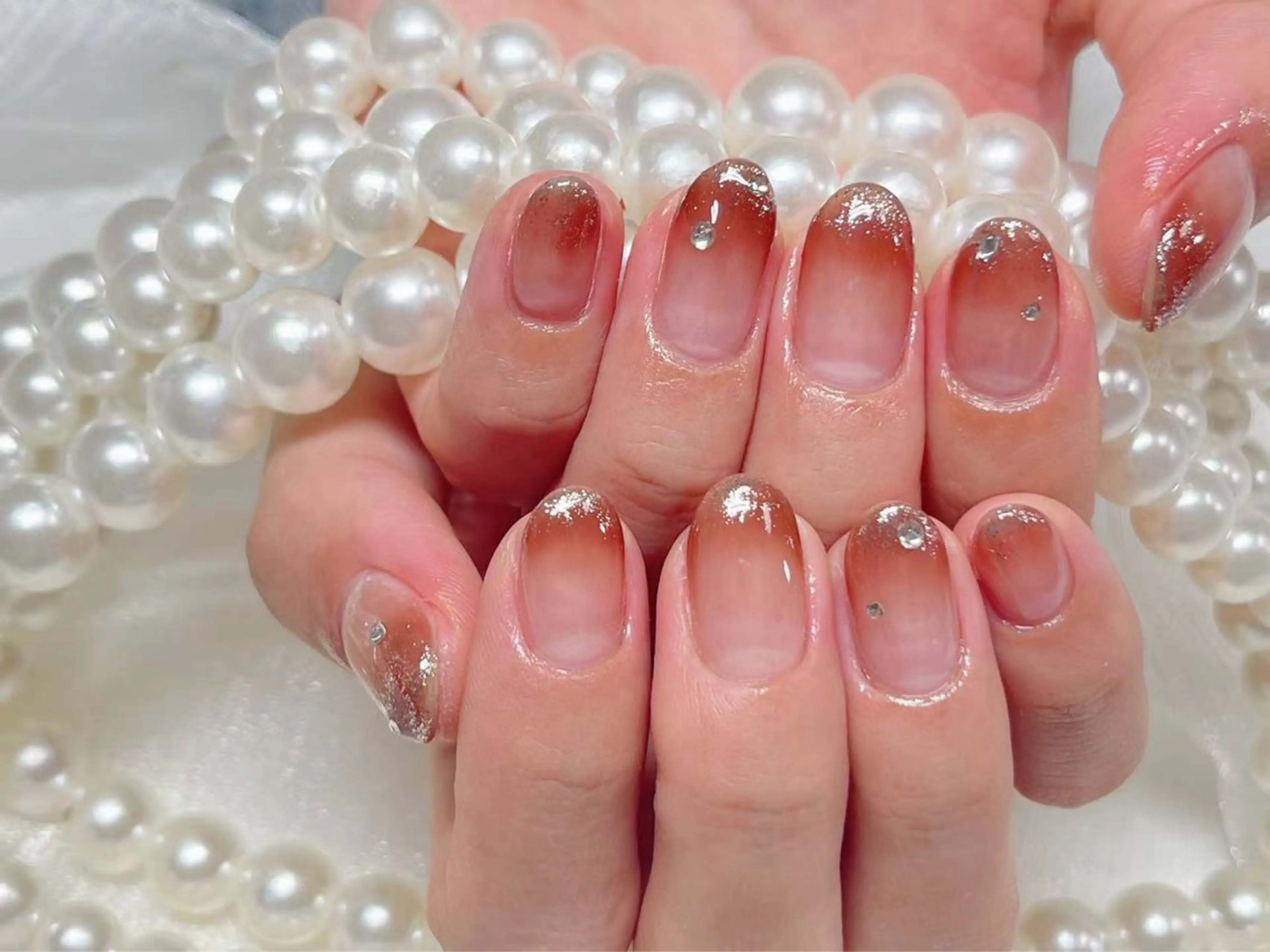 ネイル オーロラネイル 長さ出し フレンチネイル ガーリー キラキラネイル RIn 🎀のネイルデザイン