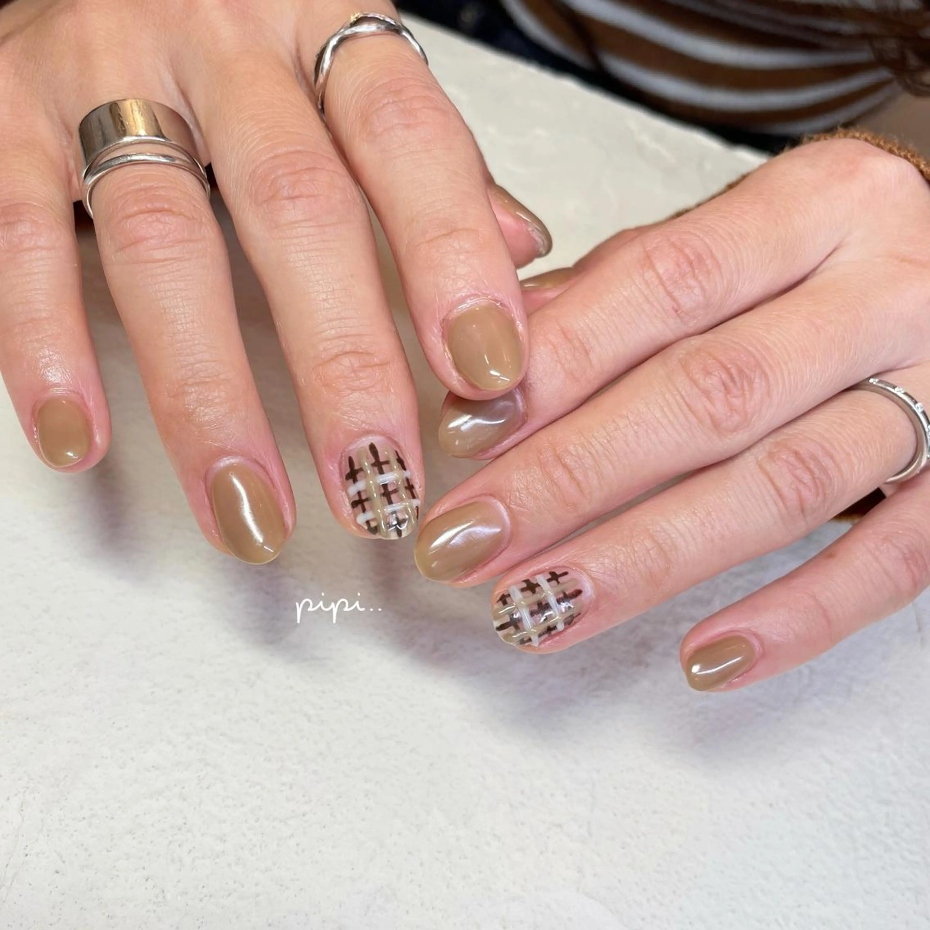 ショート ネイル ブラウン pipi ..のネイルデザイン