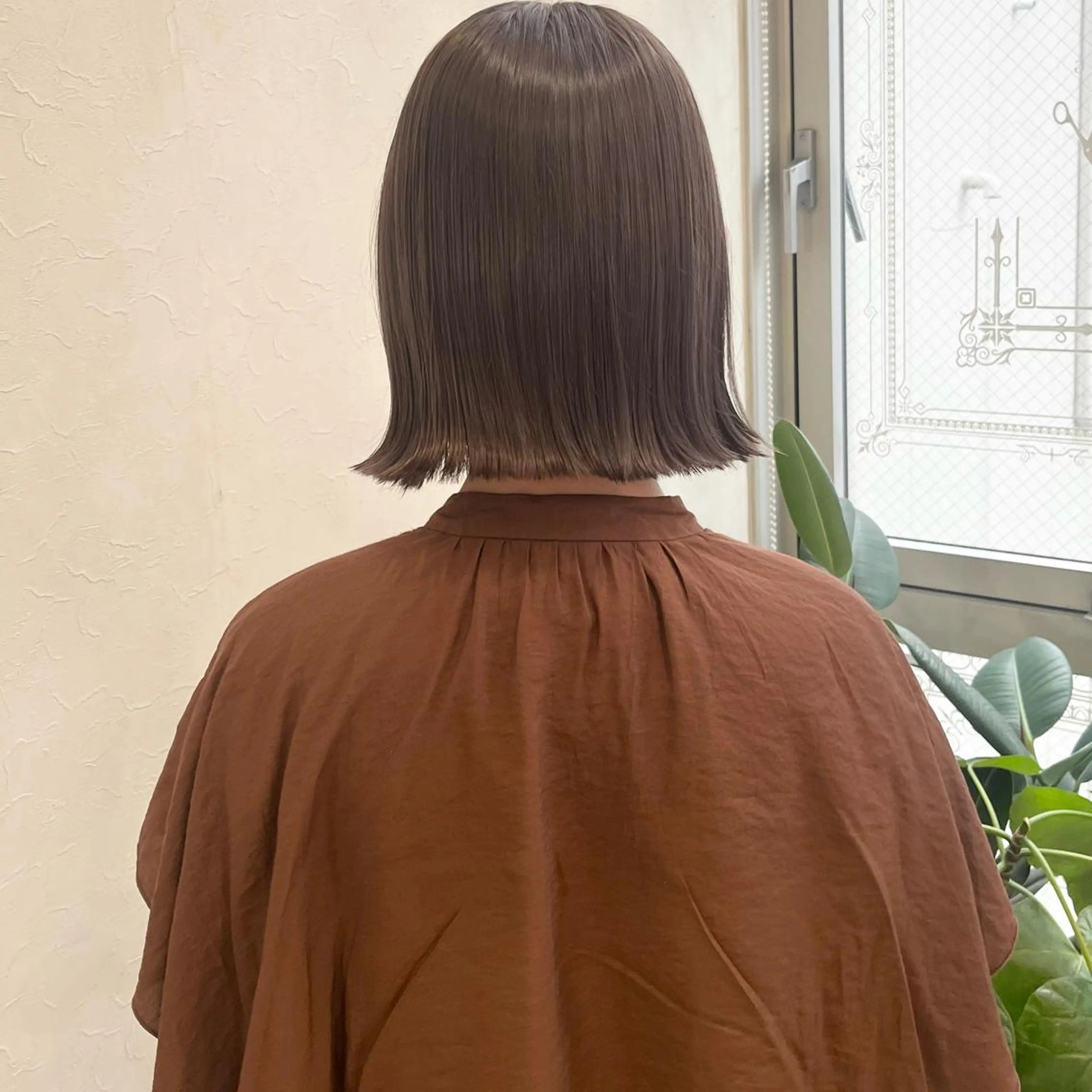 ショート カラー 透明感カラー ダブルカラー グレージュ ヘアカラー トリートメント SiLO yuri andoのヘアスタイル