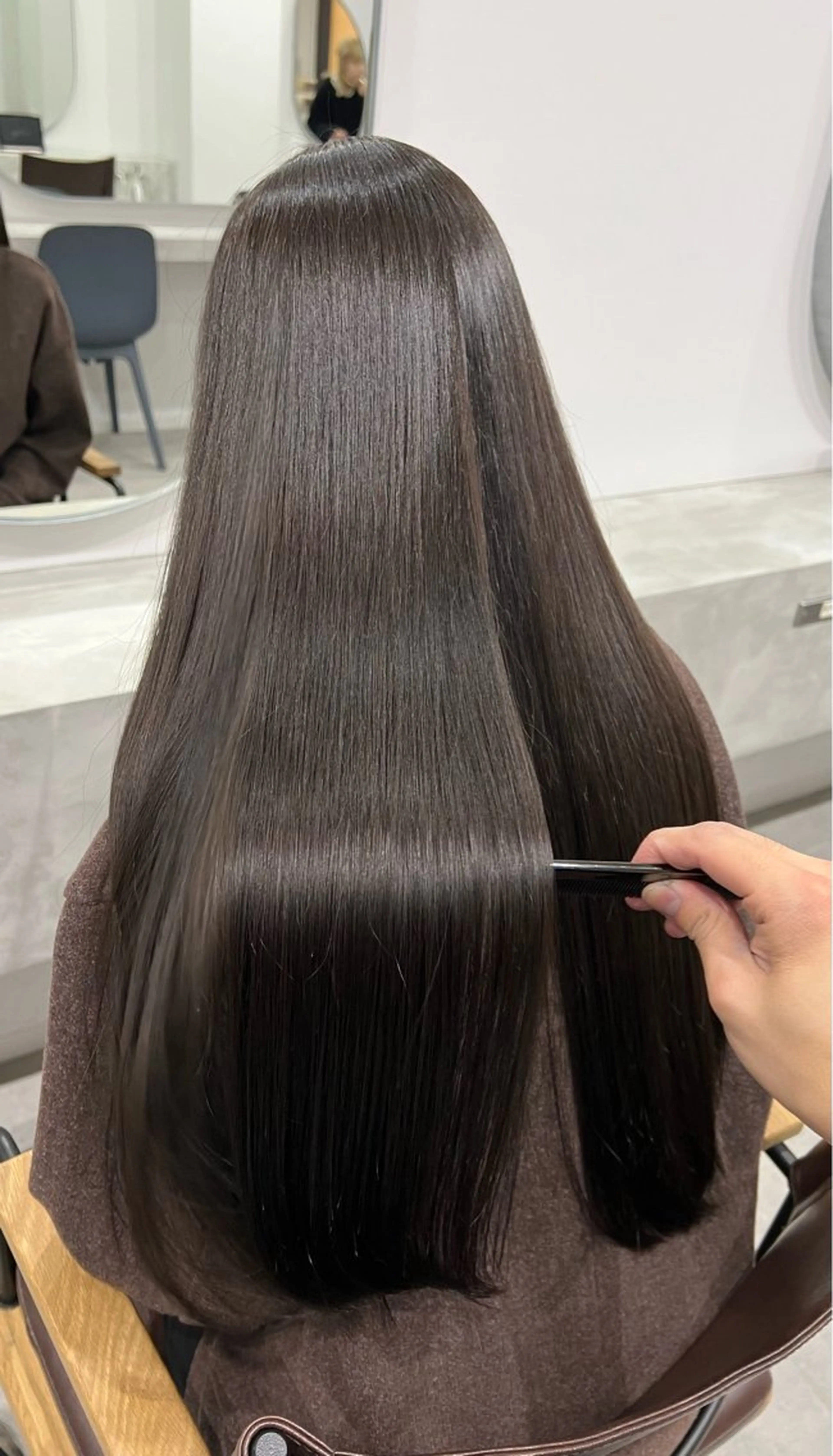 セミロング カラー ブリーチ ブラウンカラー ブリーチなしカラー Tummy's 岸本 圭吾のヘアスタイル