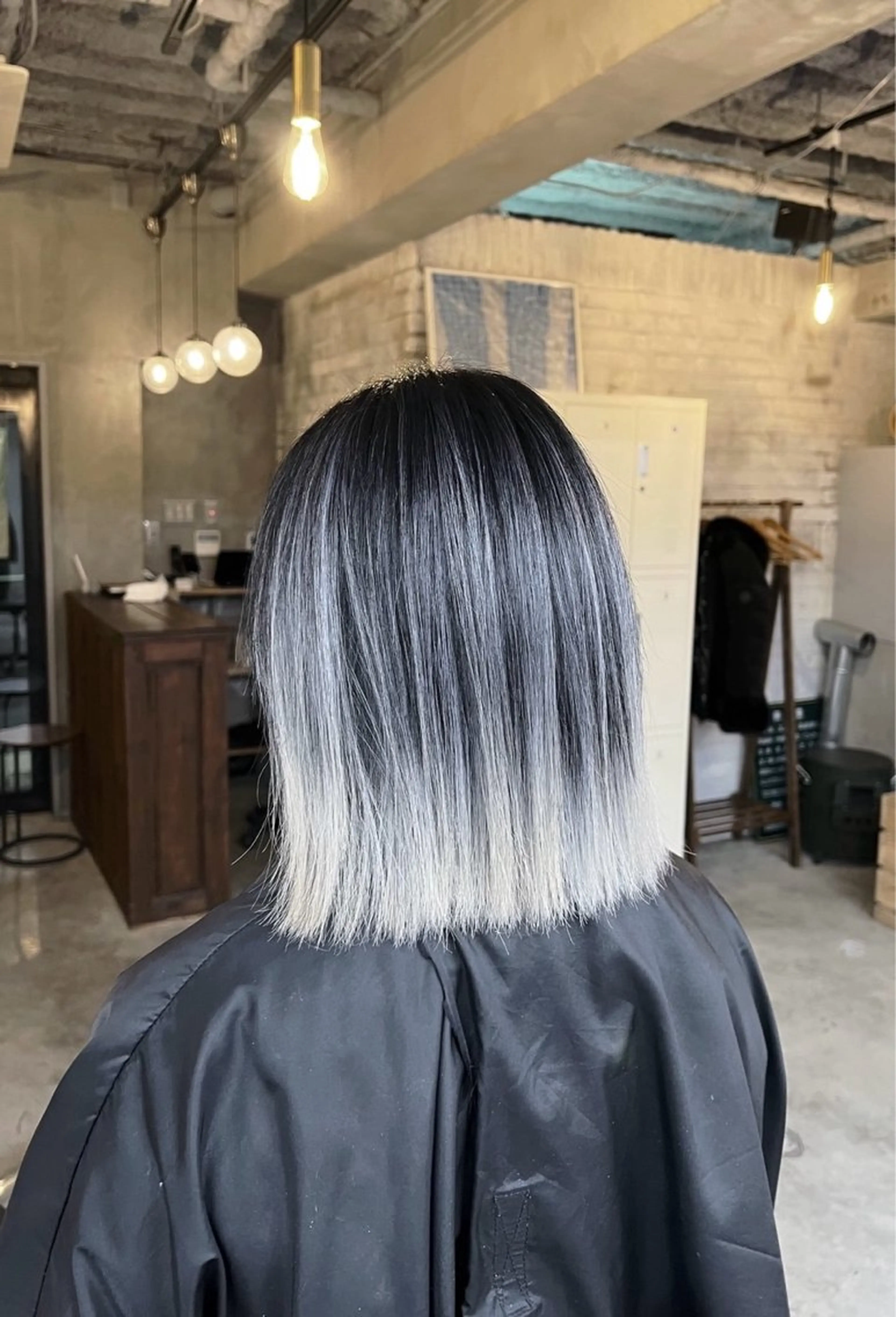 ショート カラー バレイヤージュ シルバー ホワイトシルバー レイヤーカット カット ヘアカラー トリートメント 指名数No.1 /NAOYAのヘアスタイル