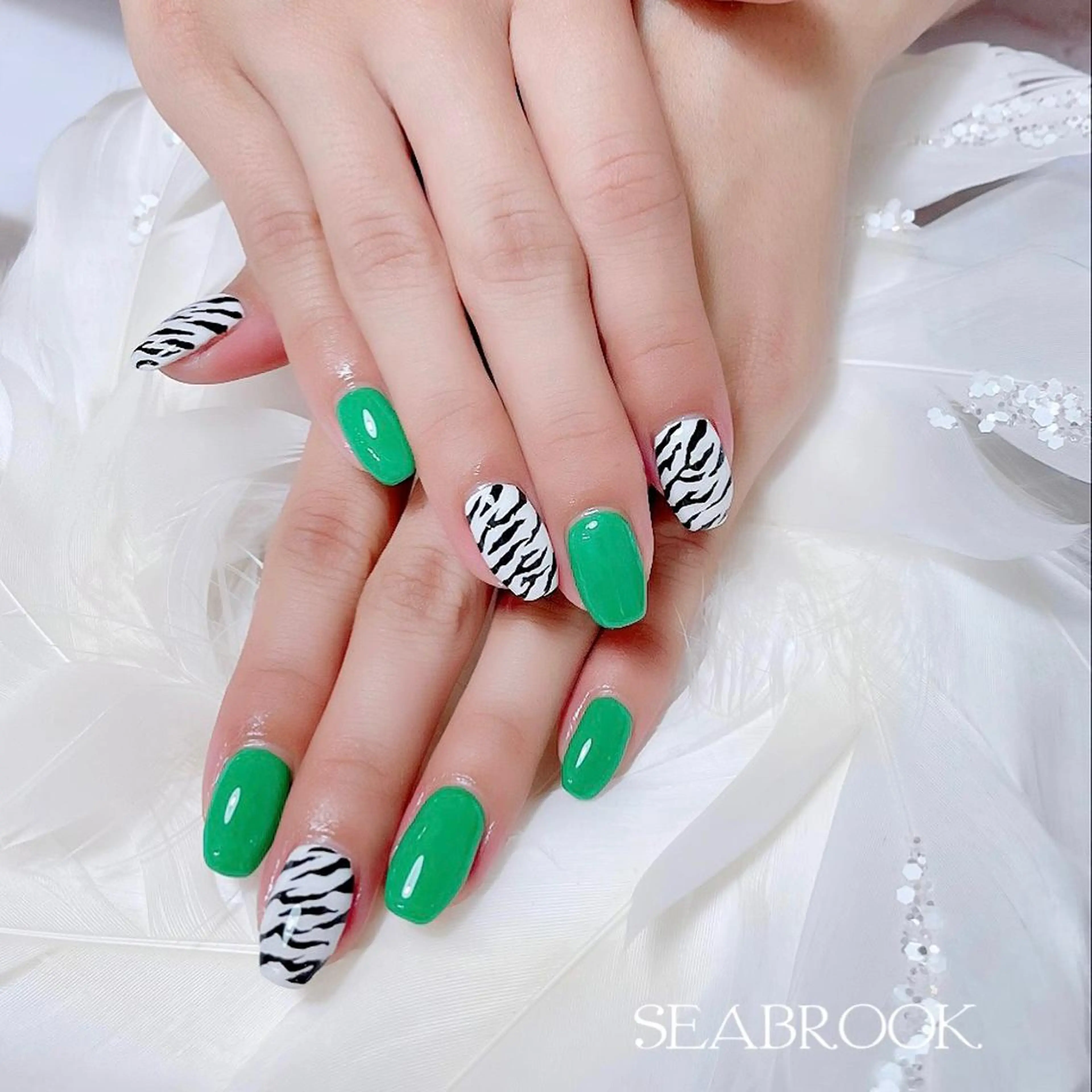 ネイル 鈴木 奈穂子のネイルデザイン